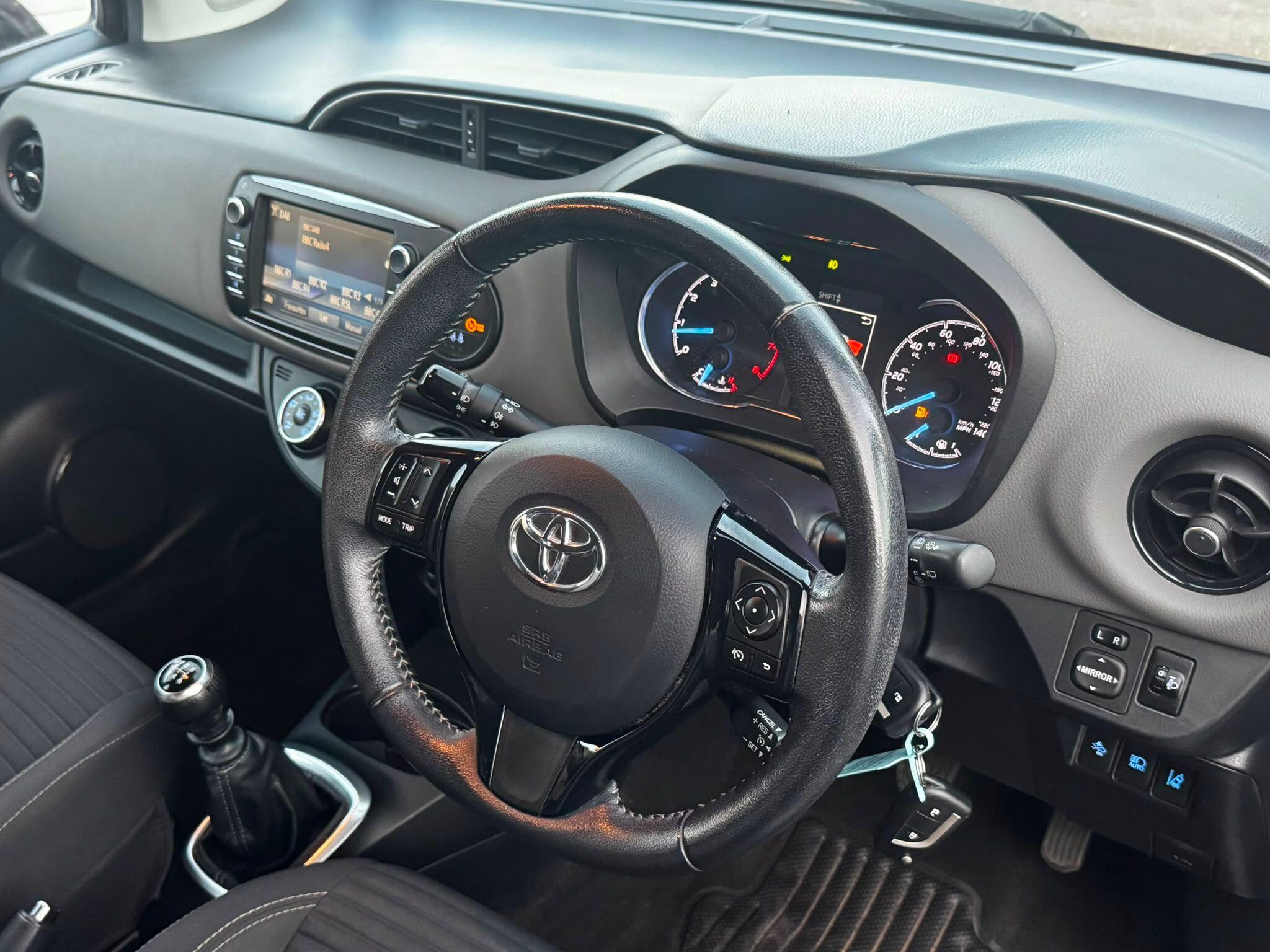 Toyota Yaris view 13