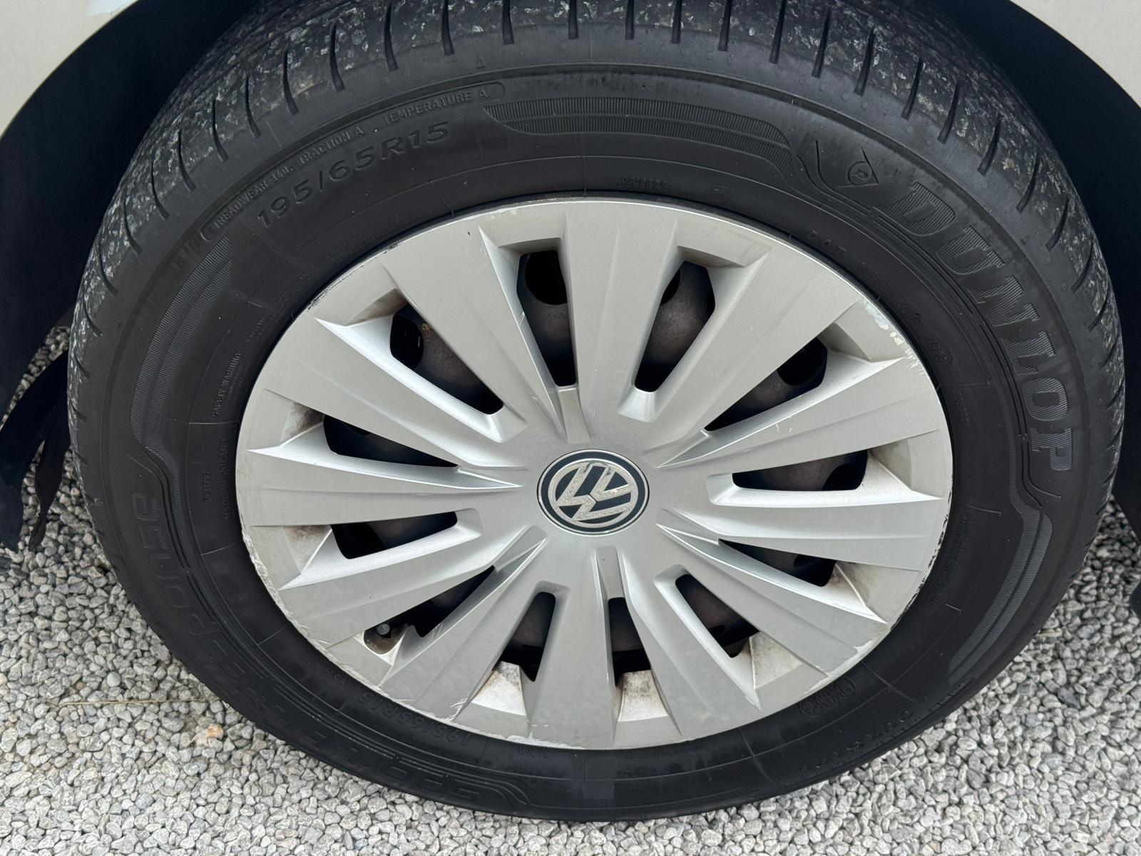 2013 Volkswagen Golf image 29
