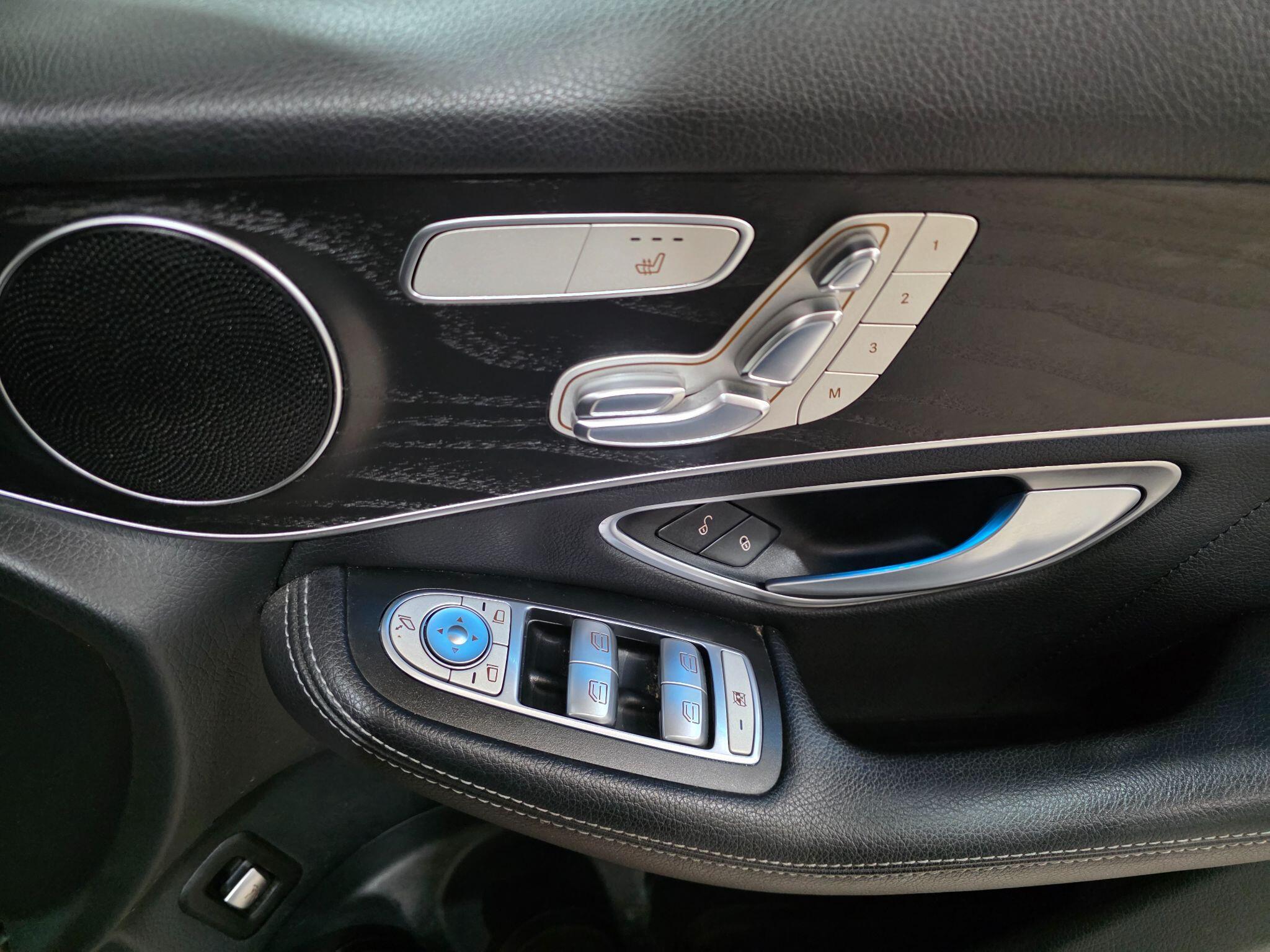 Mercedes-Benz GLC view 13