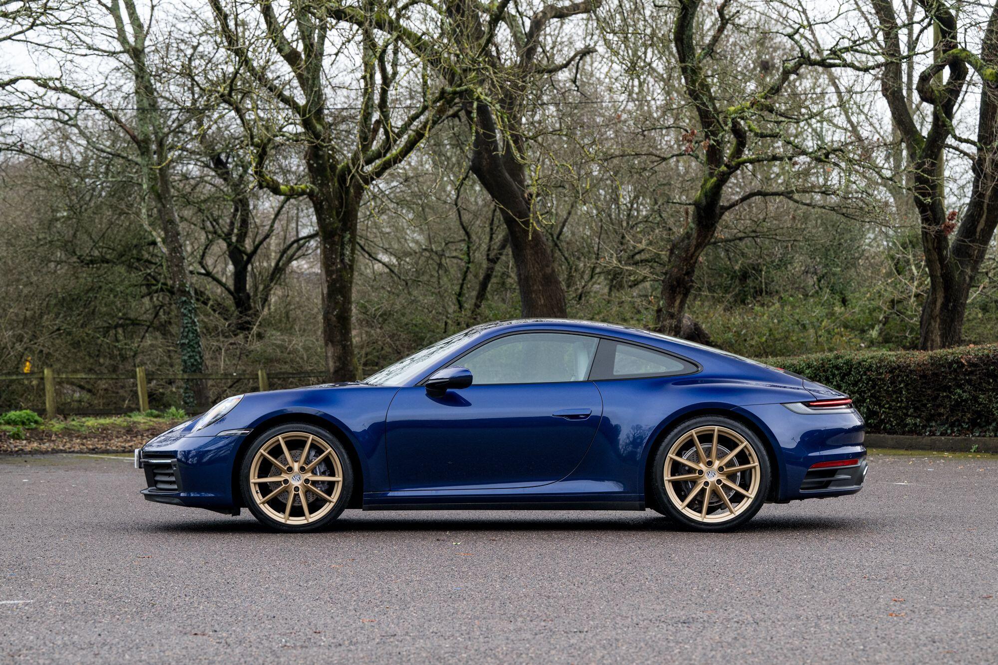 Porsche 911 view 5