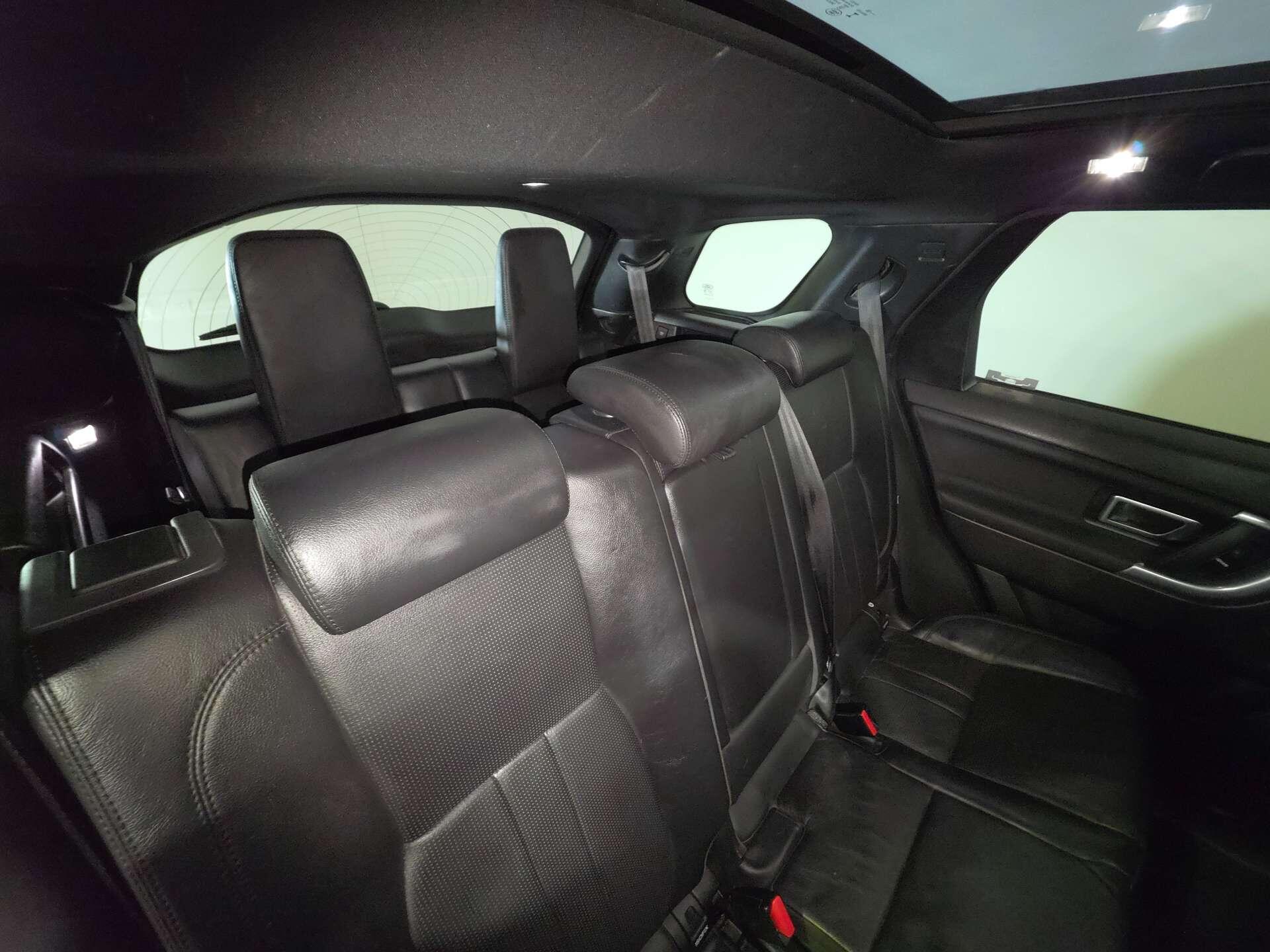 Land Rover Discovery Sport view 17