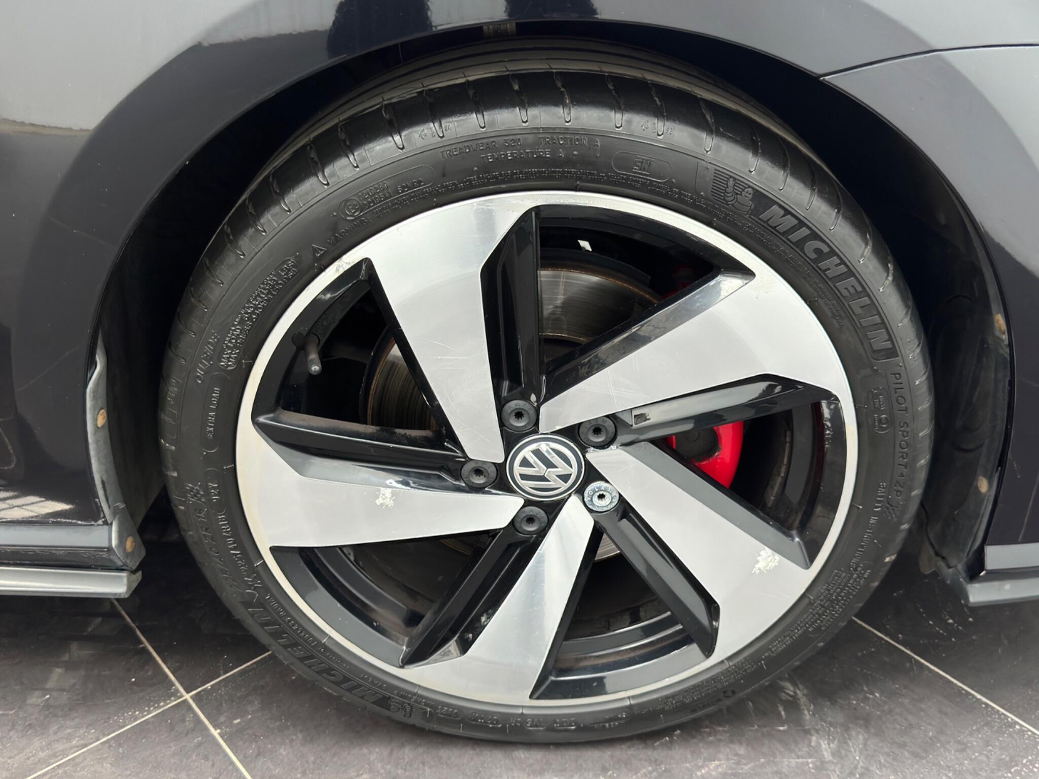 Volkswagen Golf view 58