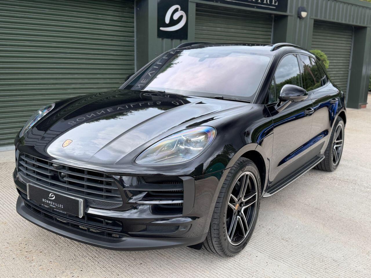 Porsche Macan view 18