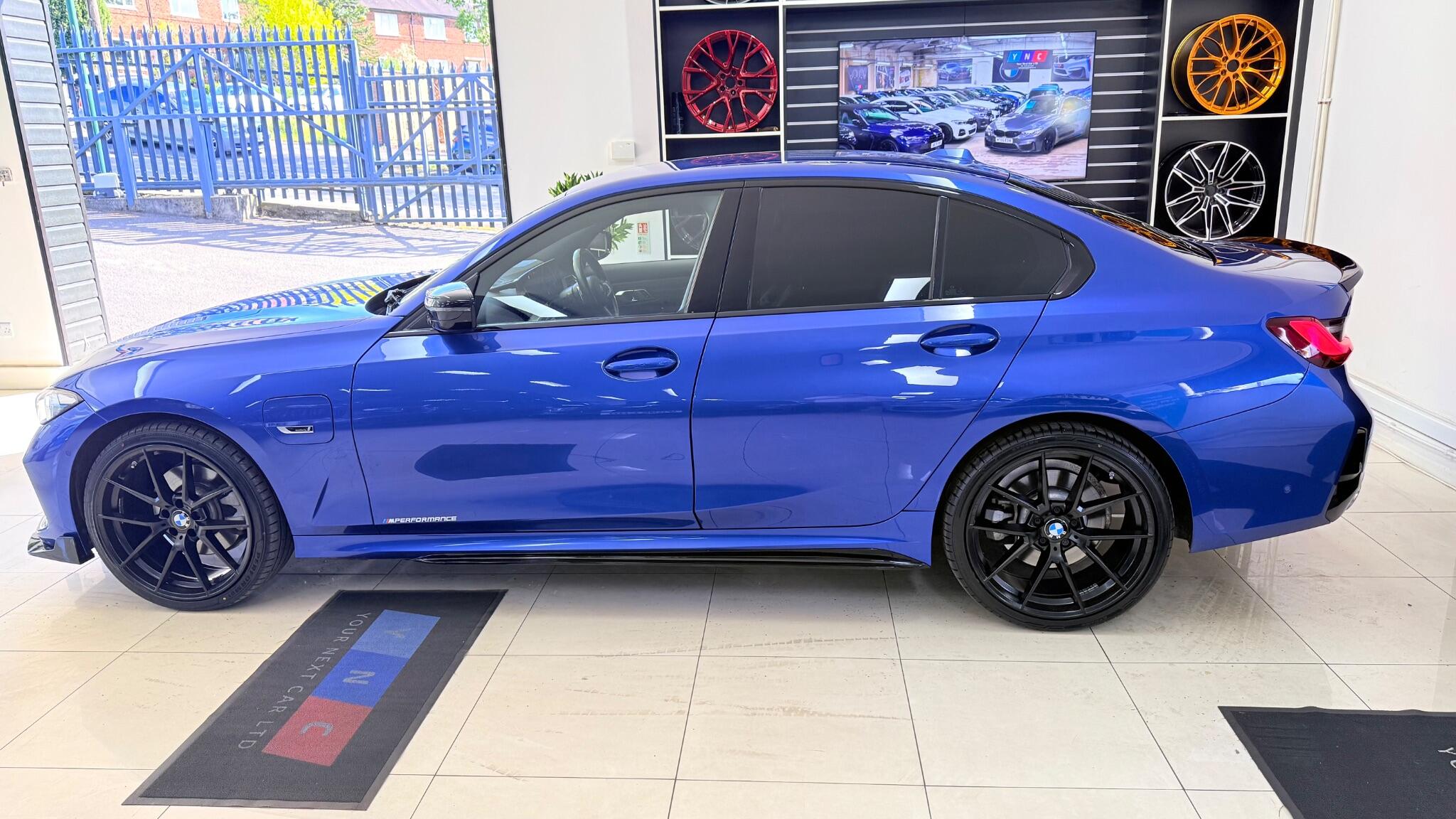 BMW 3 Series view 36