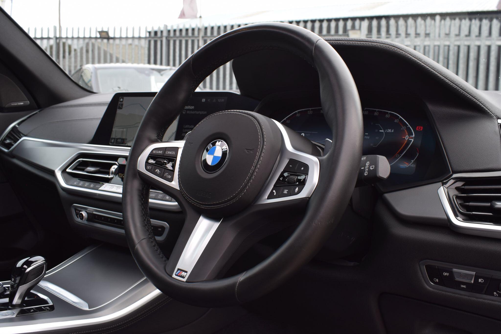 BMW X5 view 13