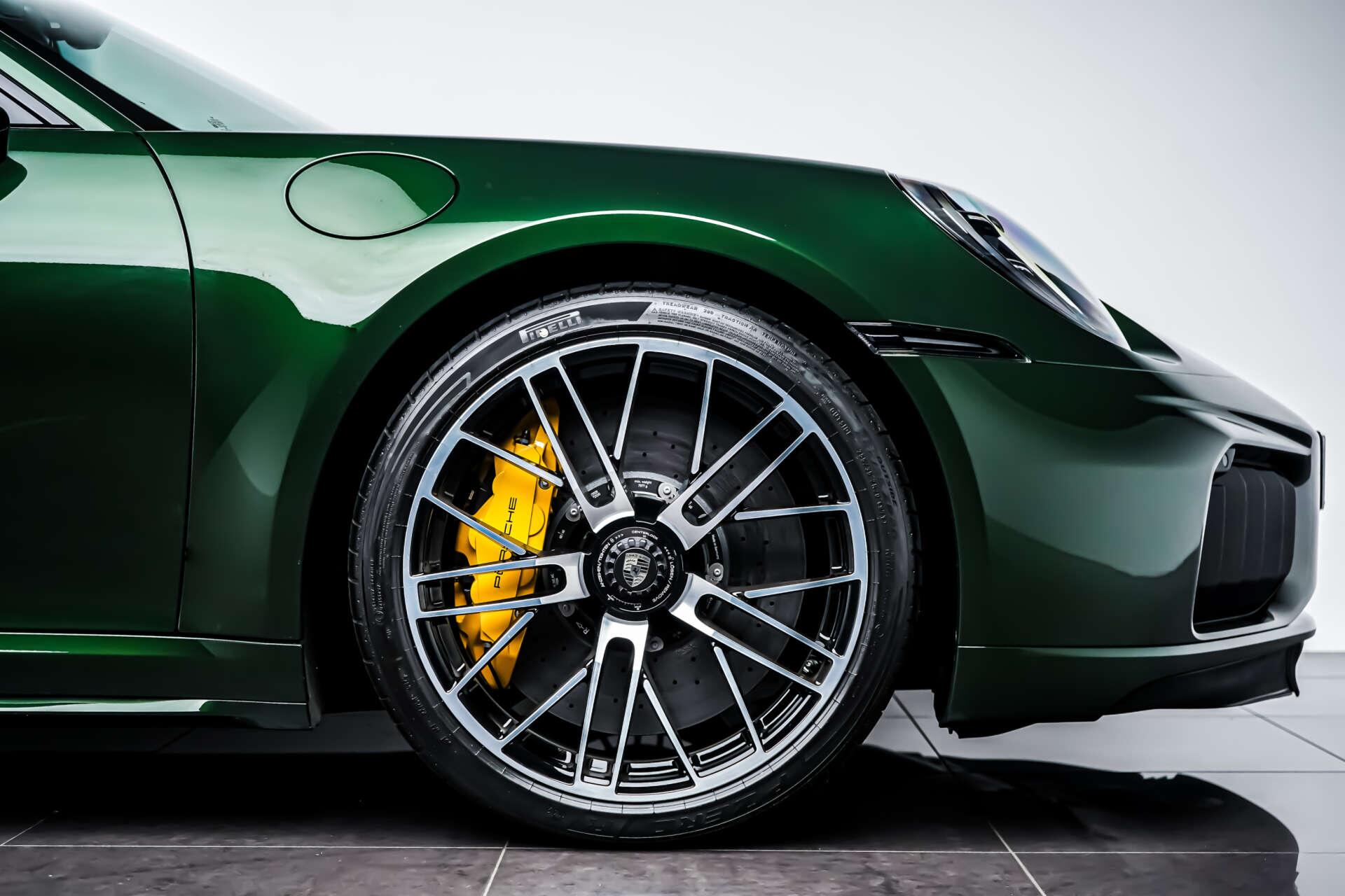 Porsche 911 view 14