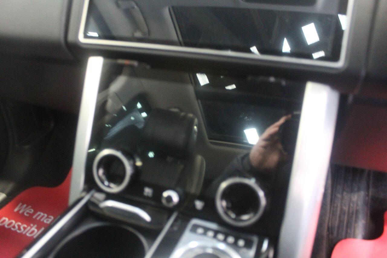 Land Rover Range Rover view 44
