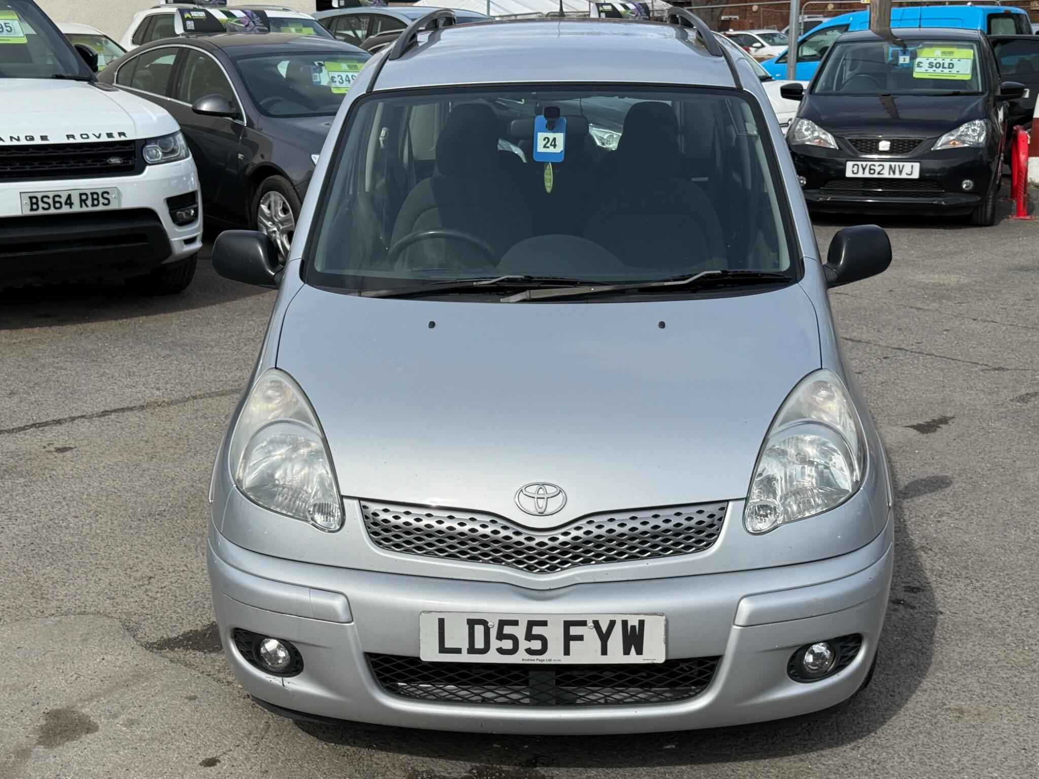 Toyota Yaris Verso - Image 8