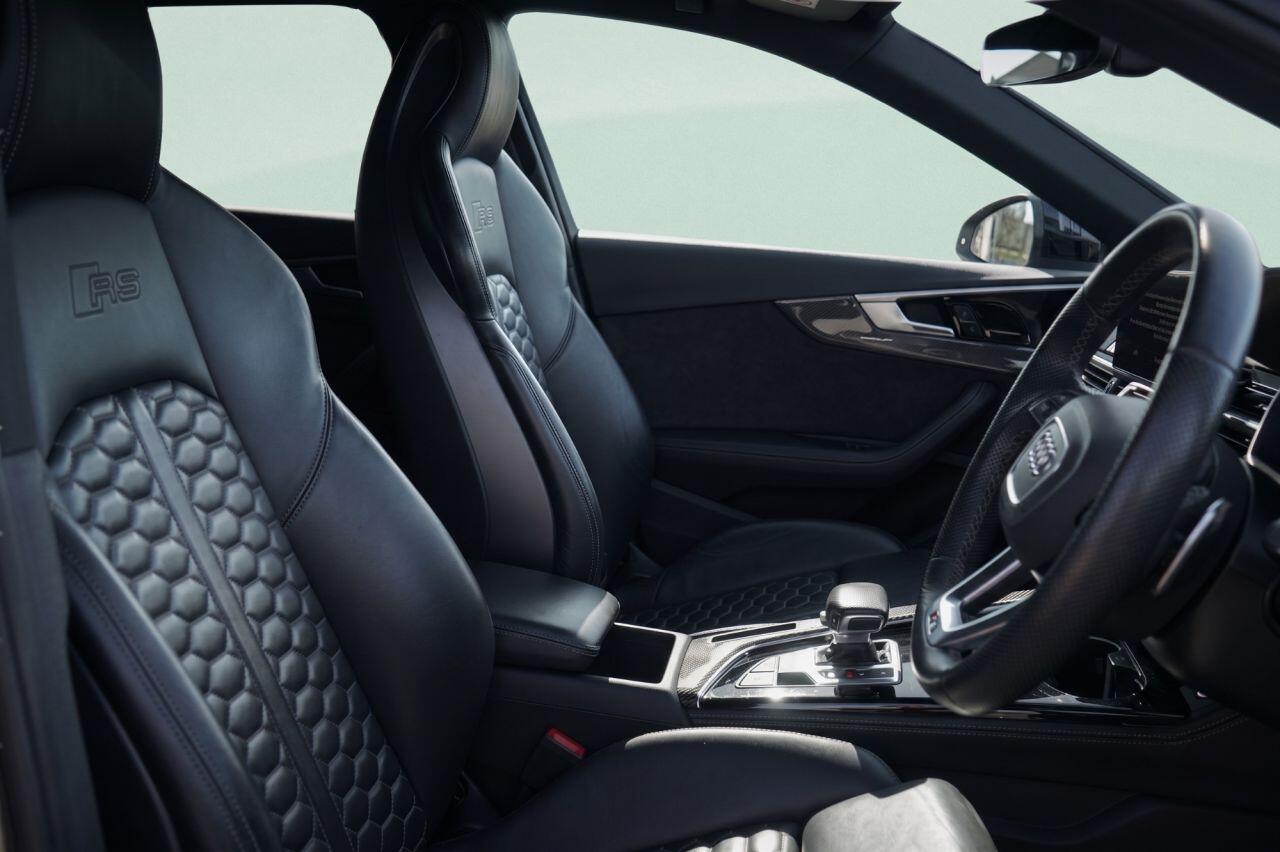 Audi RS4 Avant view 2