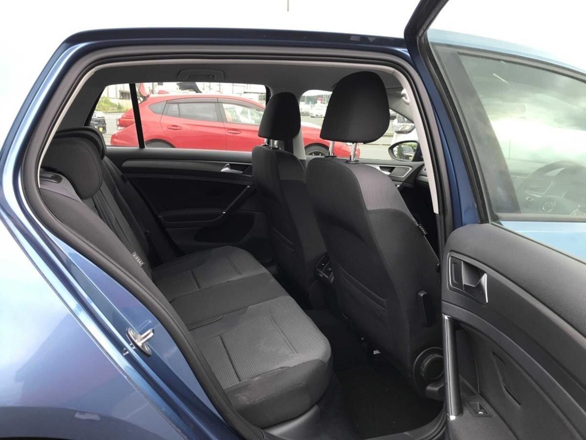 Volkswagen Golf view 20