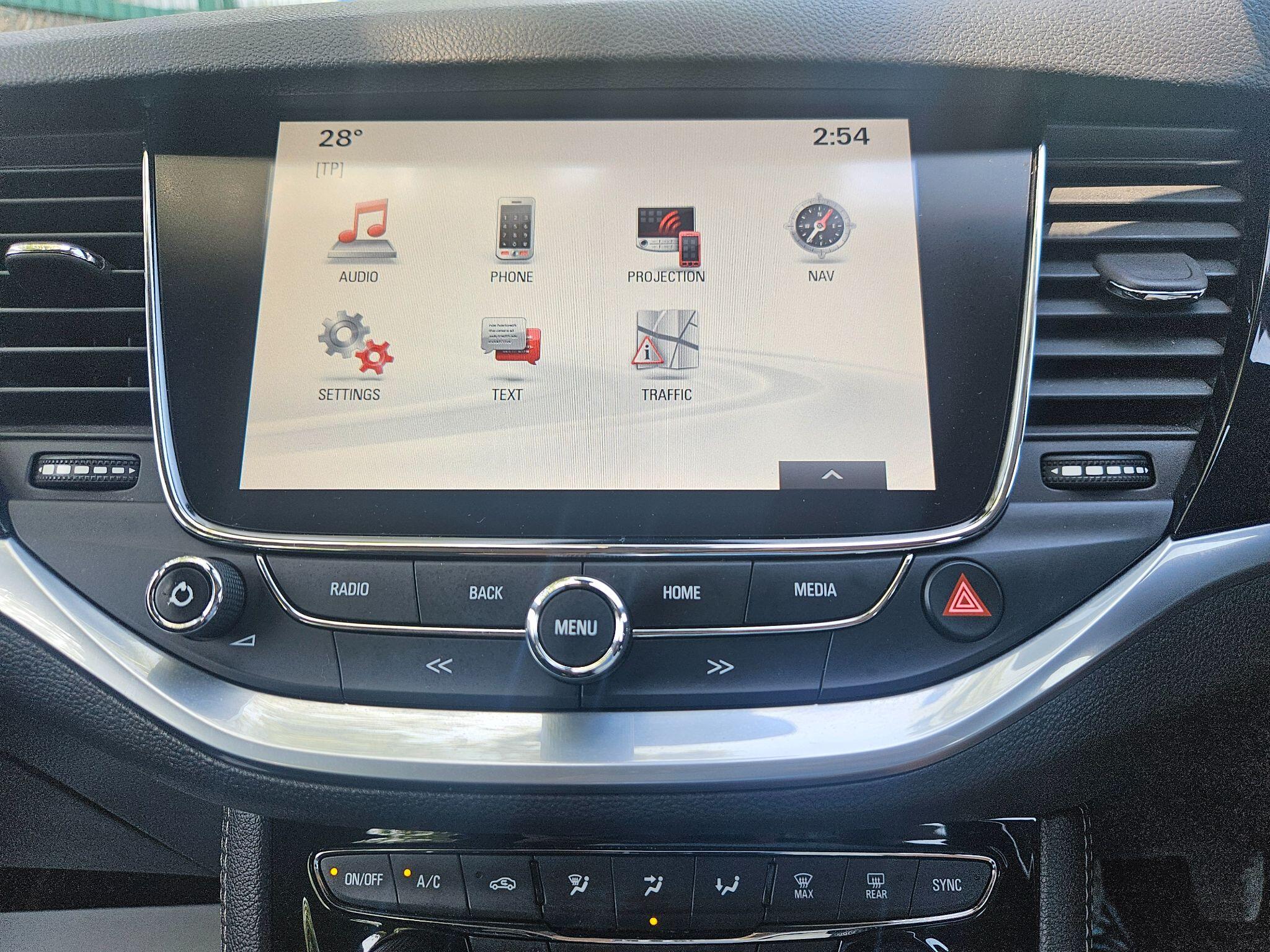 2016 Vauxhall Astra image 26
