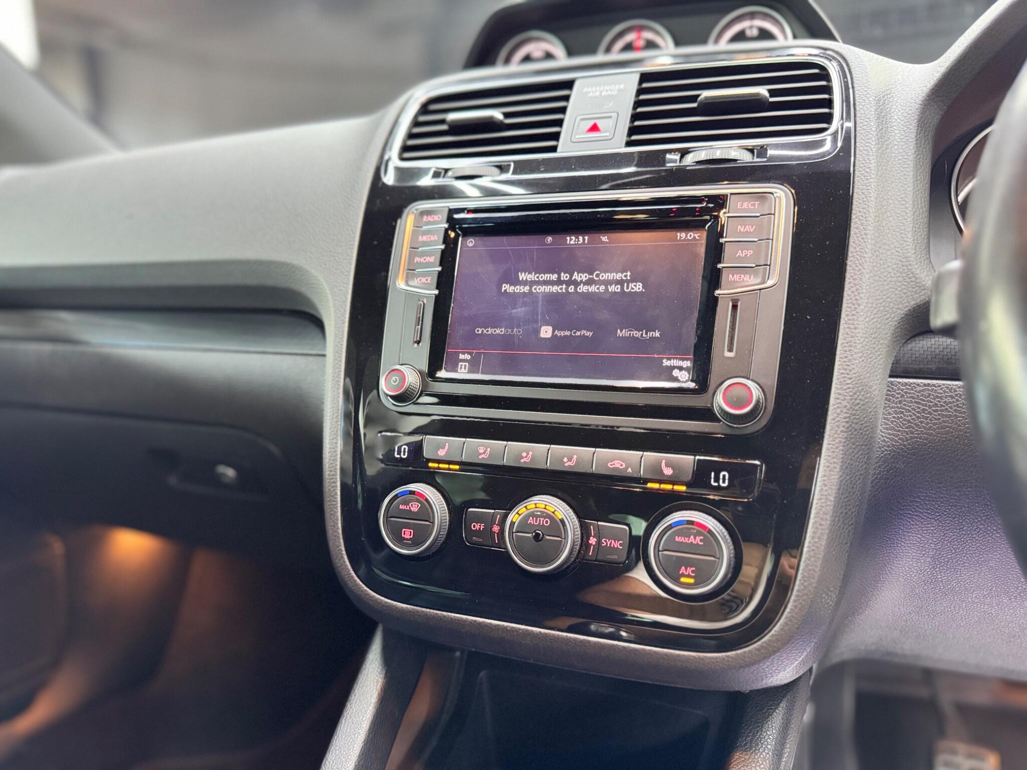 Volkswagen Scirocco view 41
