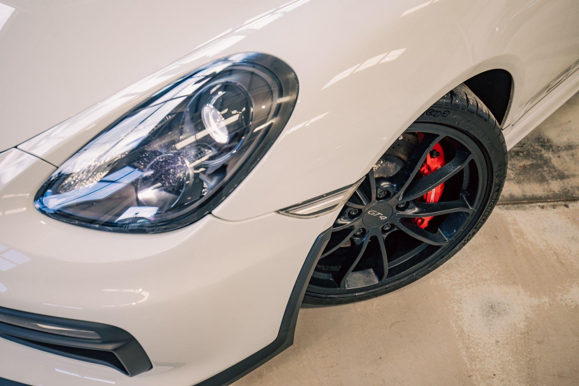 Porsche Cayman view 7