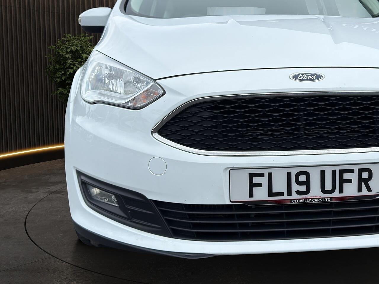 Ford C-Max view 14