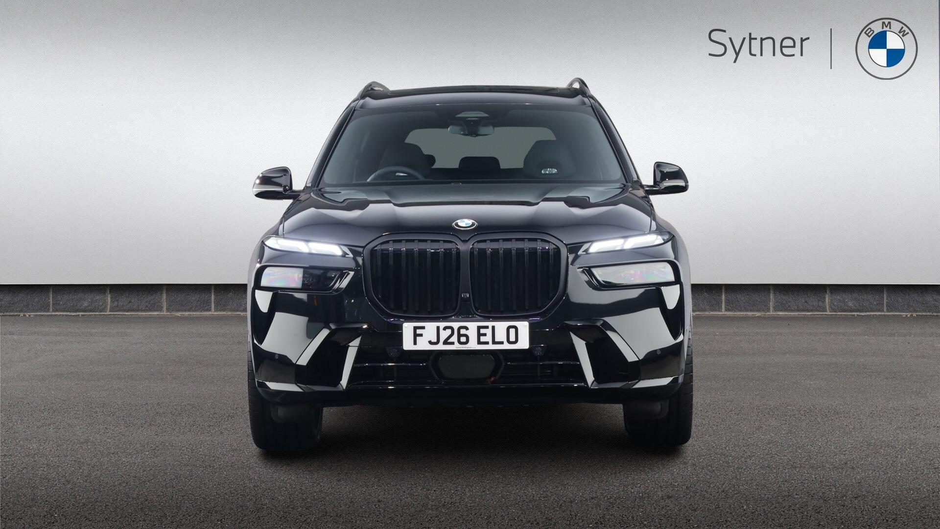 BMW X7 view 16