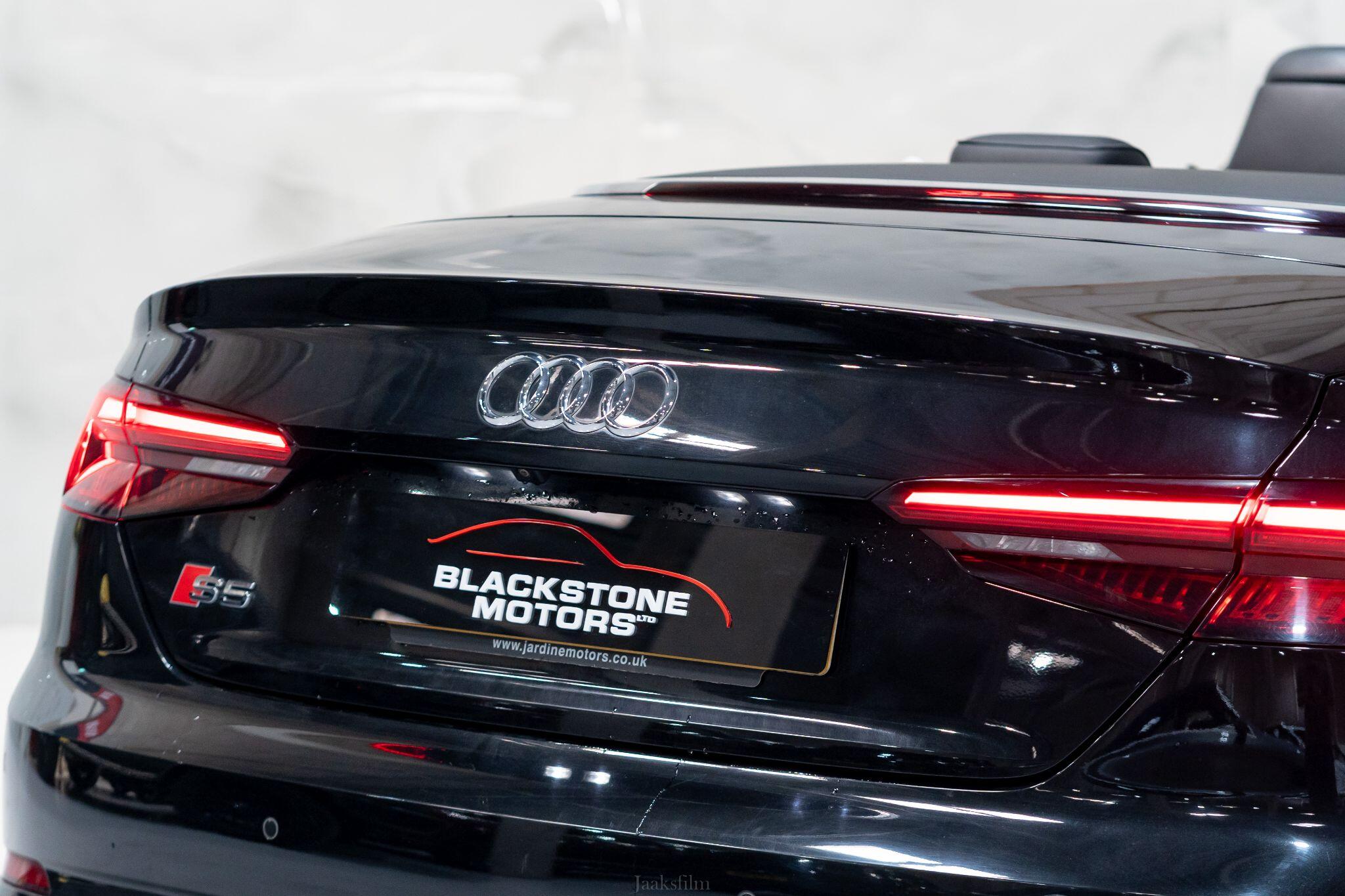 Audi S5 view 12