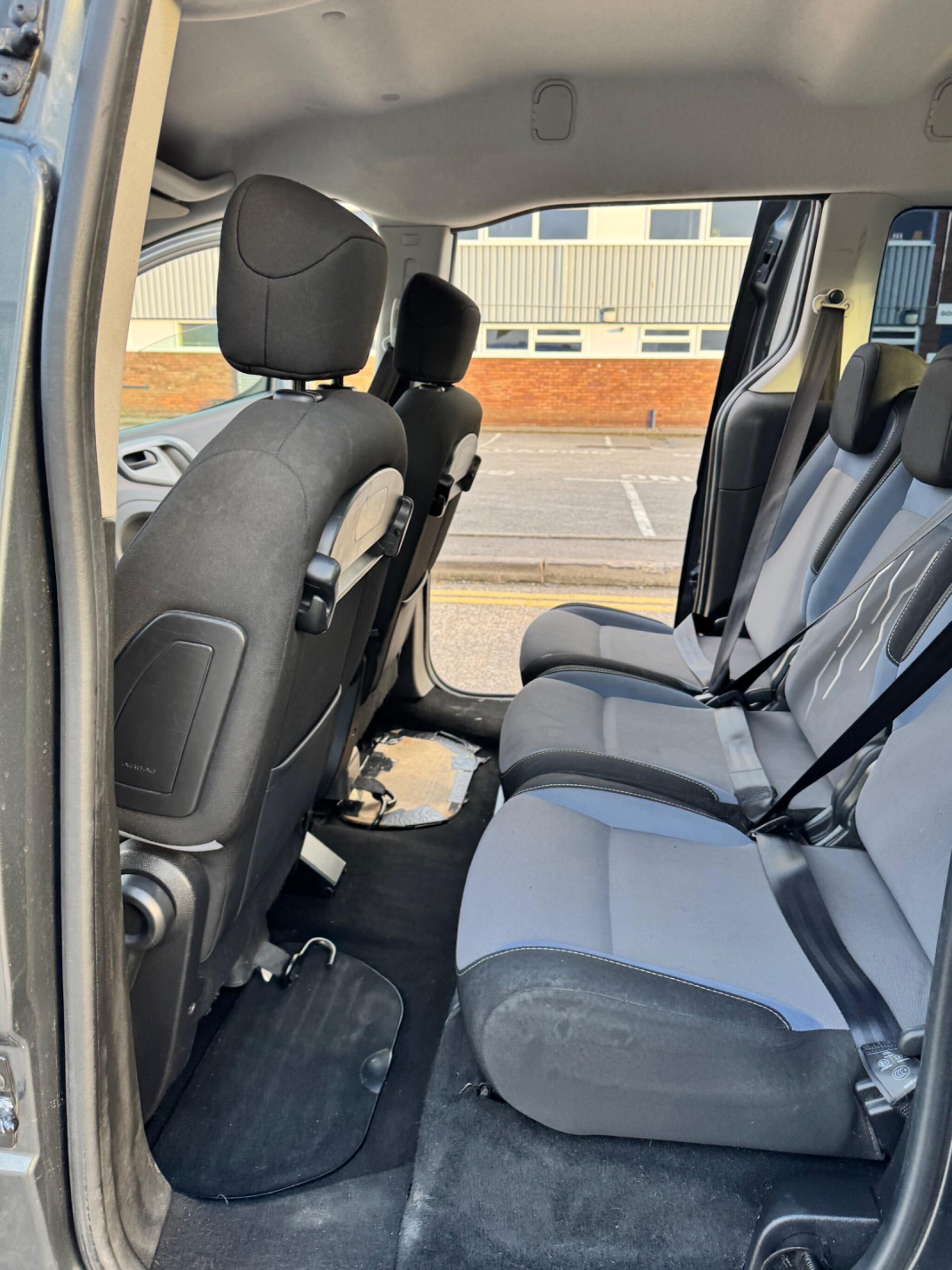 Peugeot Partner Tepee view 27