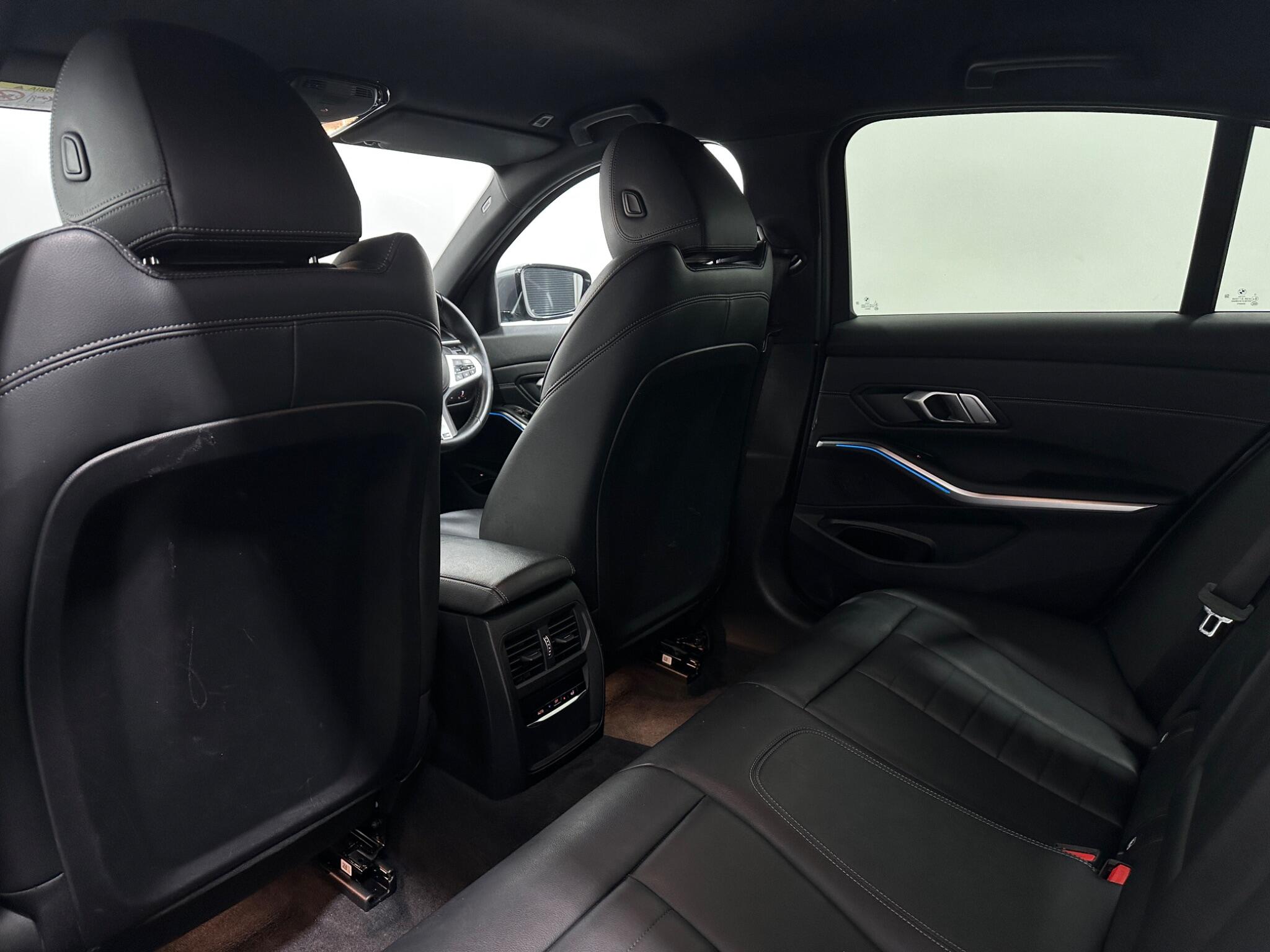 BMW 3 Series view 39