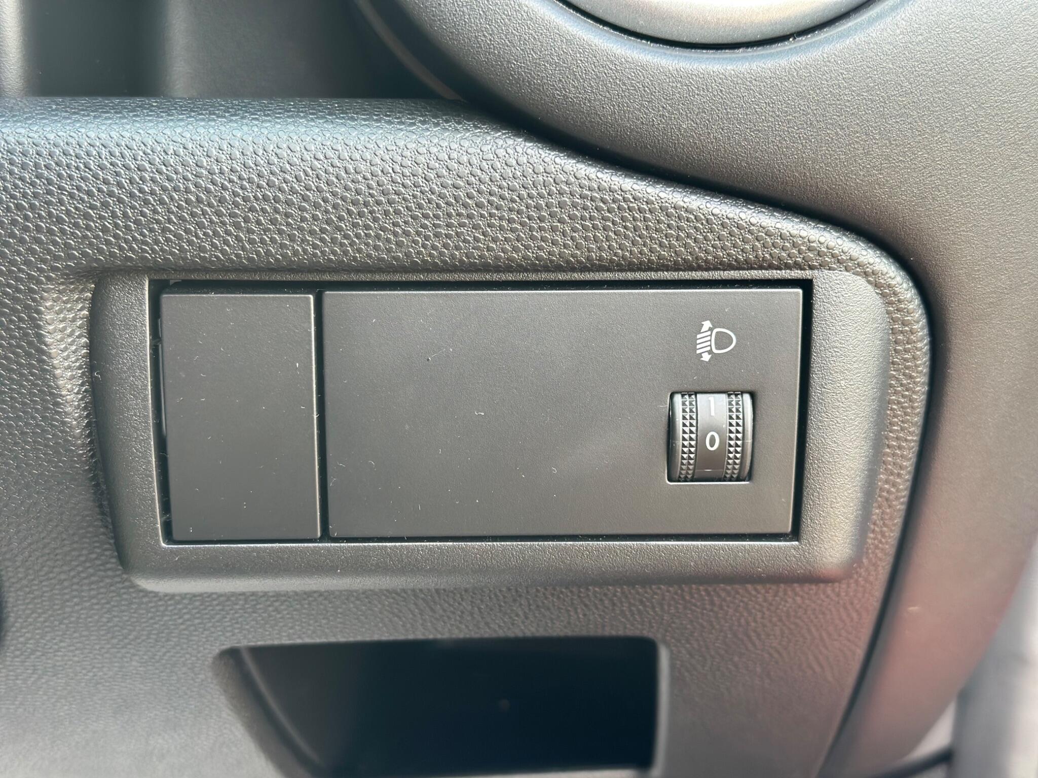 Mazda Mazda2 view 40