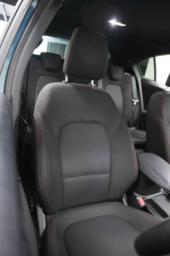 Ford Focus view 12