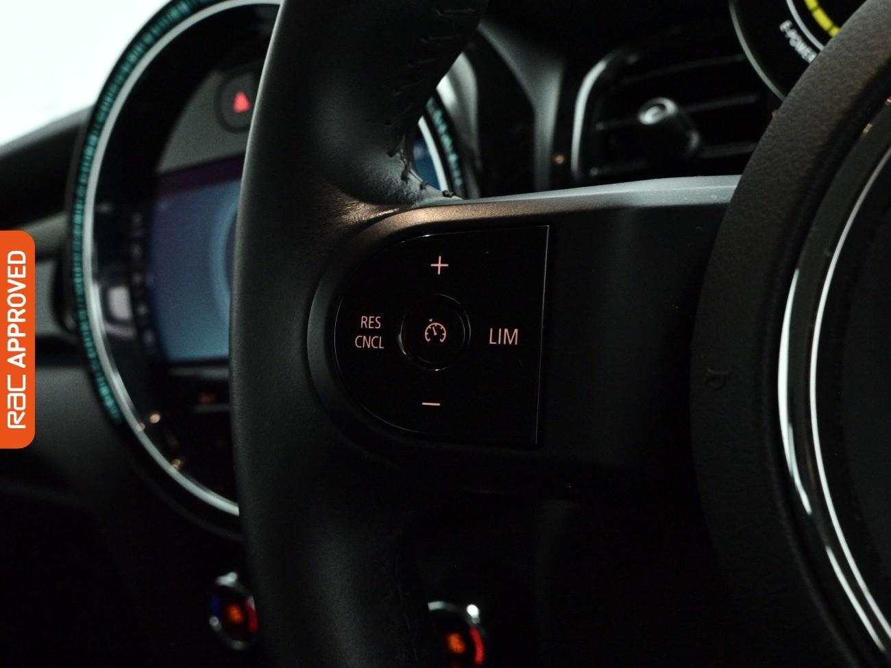 Mini Hatch view 25