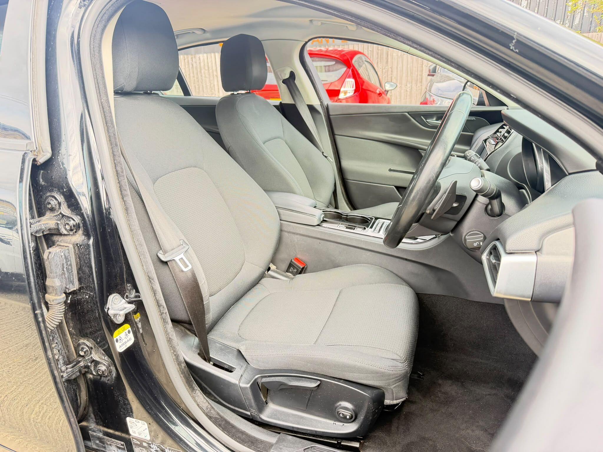 Jaguar XE view 12