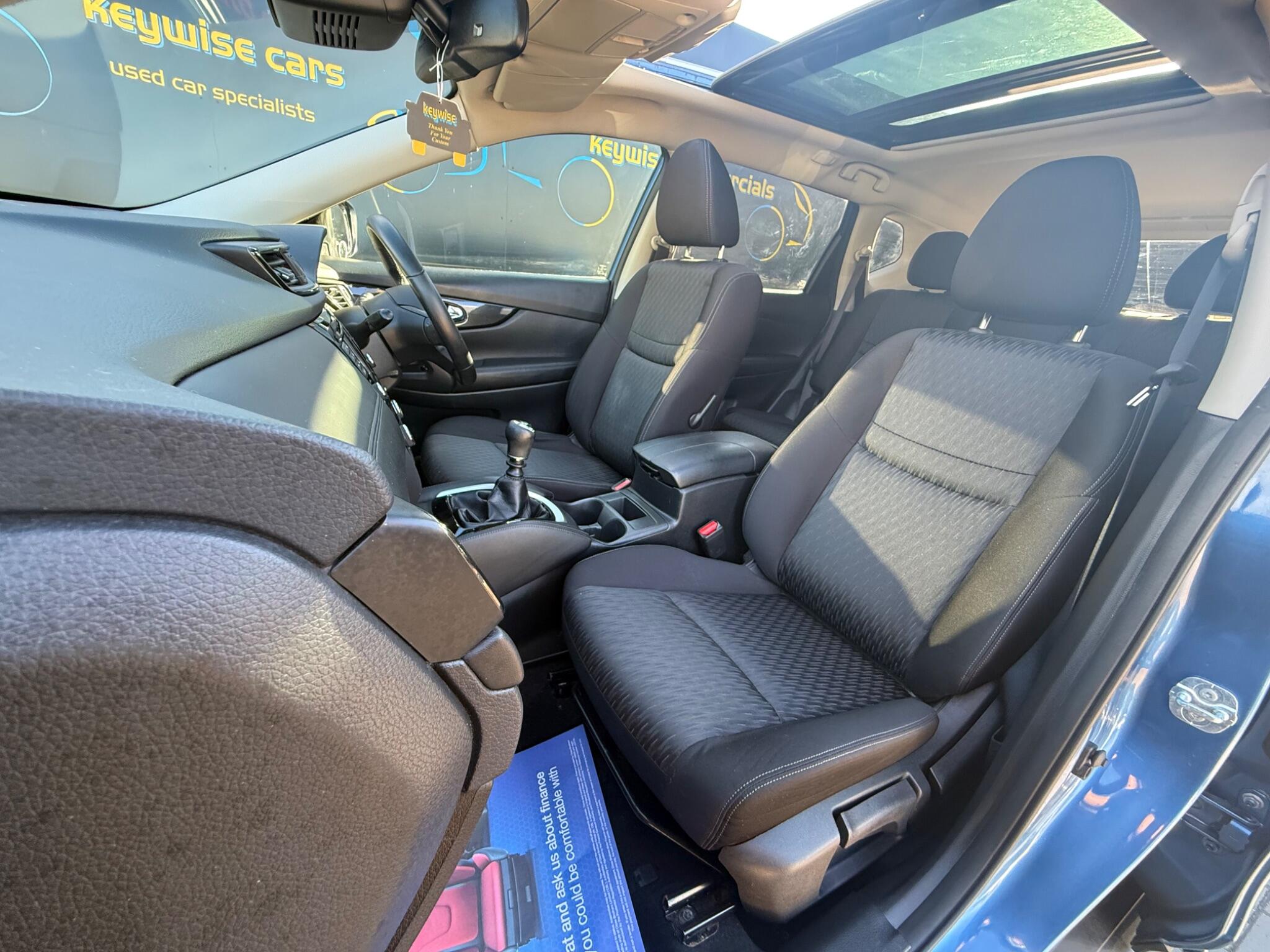 Nissan X-Trail view 25