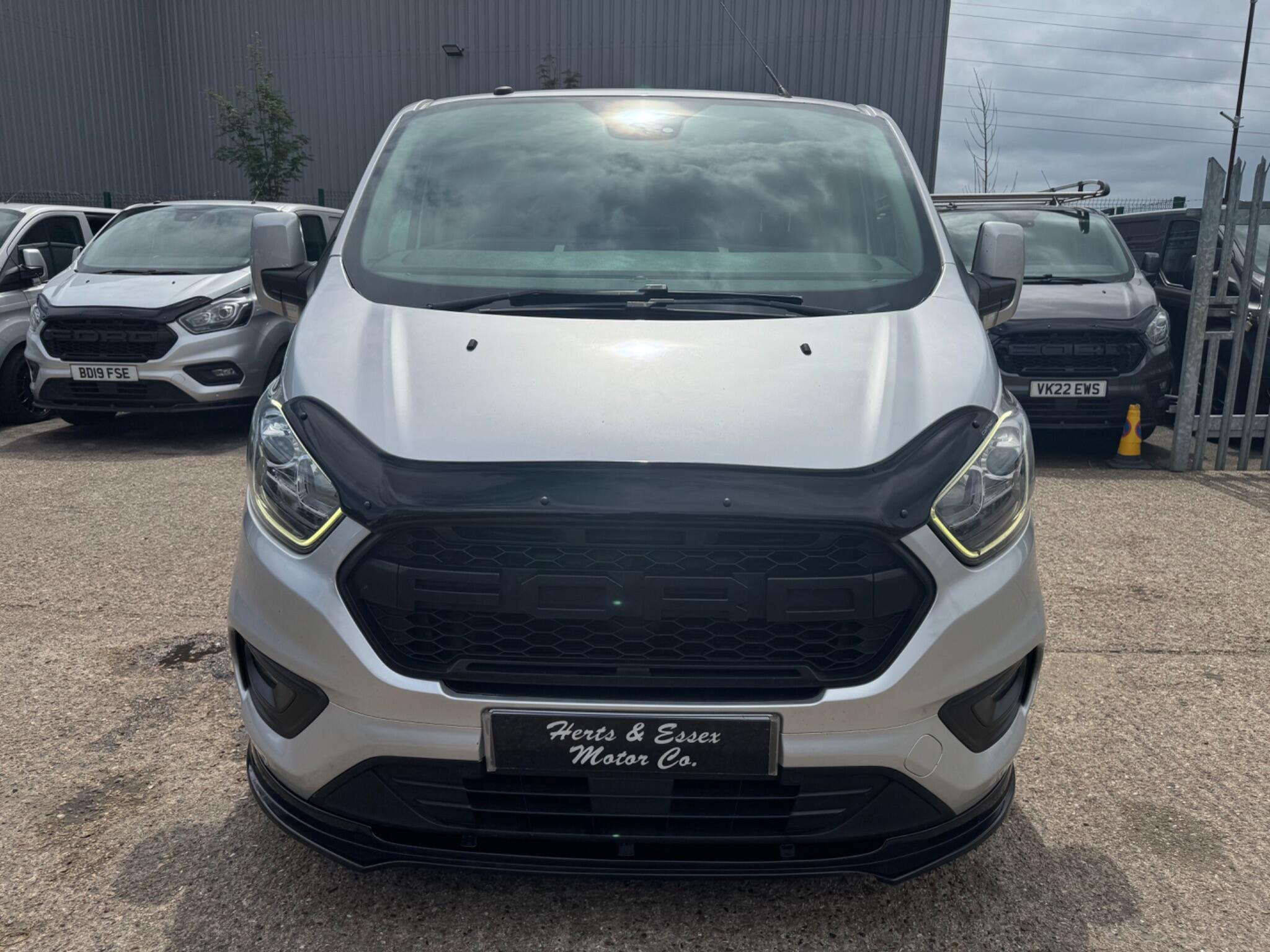 Ford Transit Custom view 2