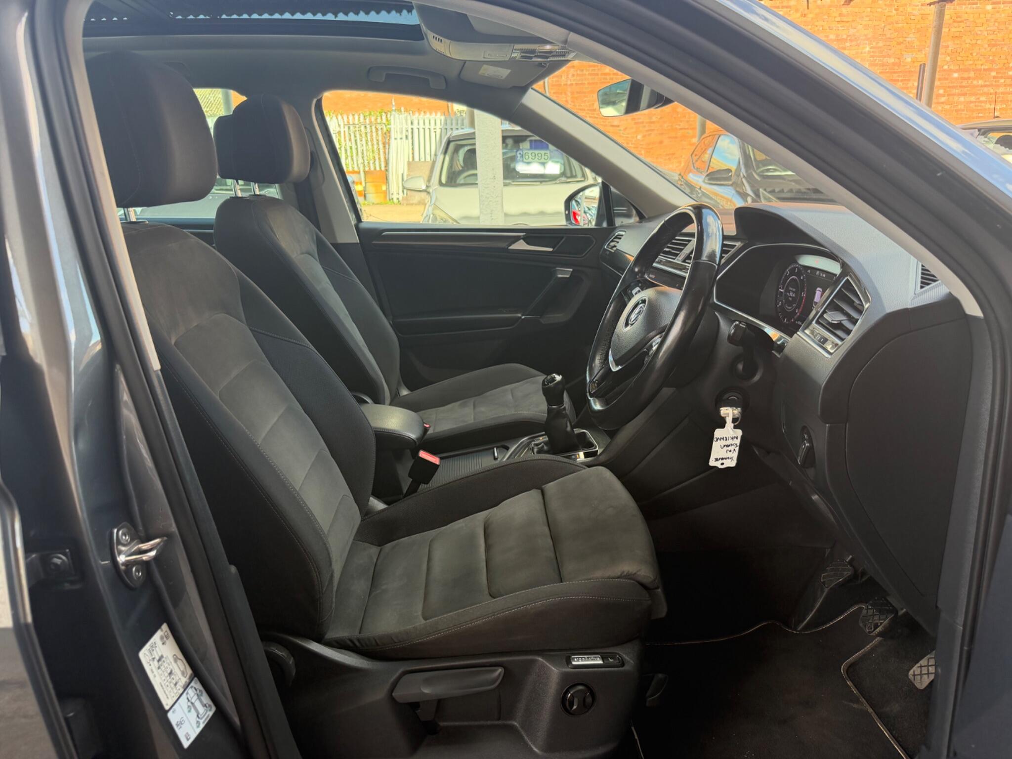 Volkswagen Tiguan view 14