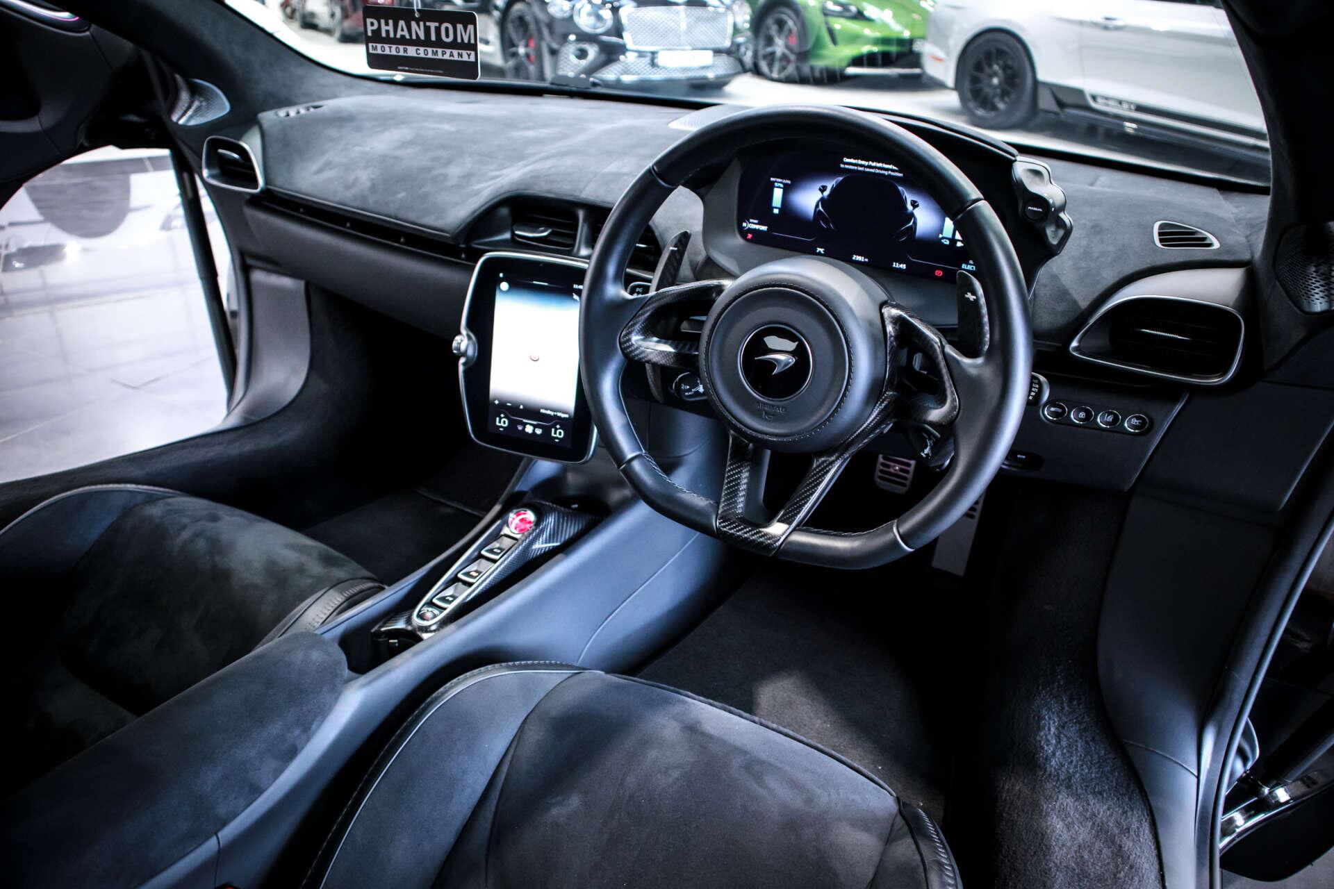 McLaren Artura view 20