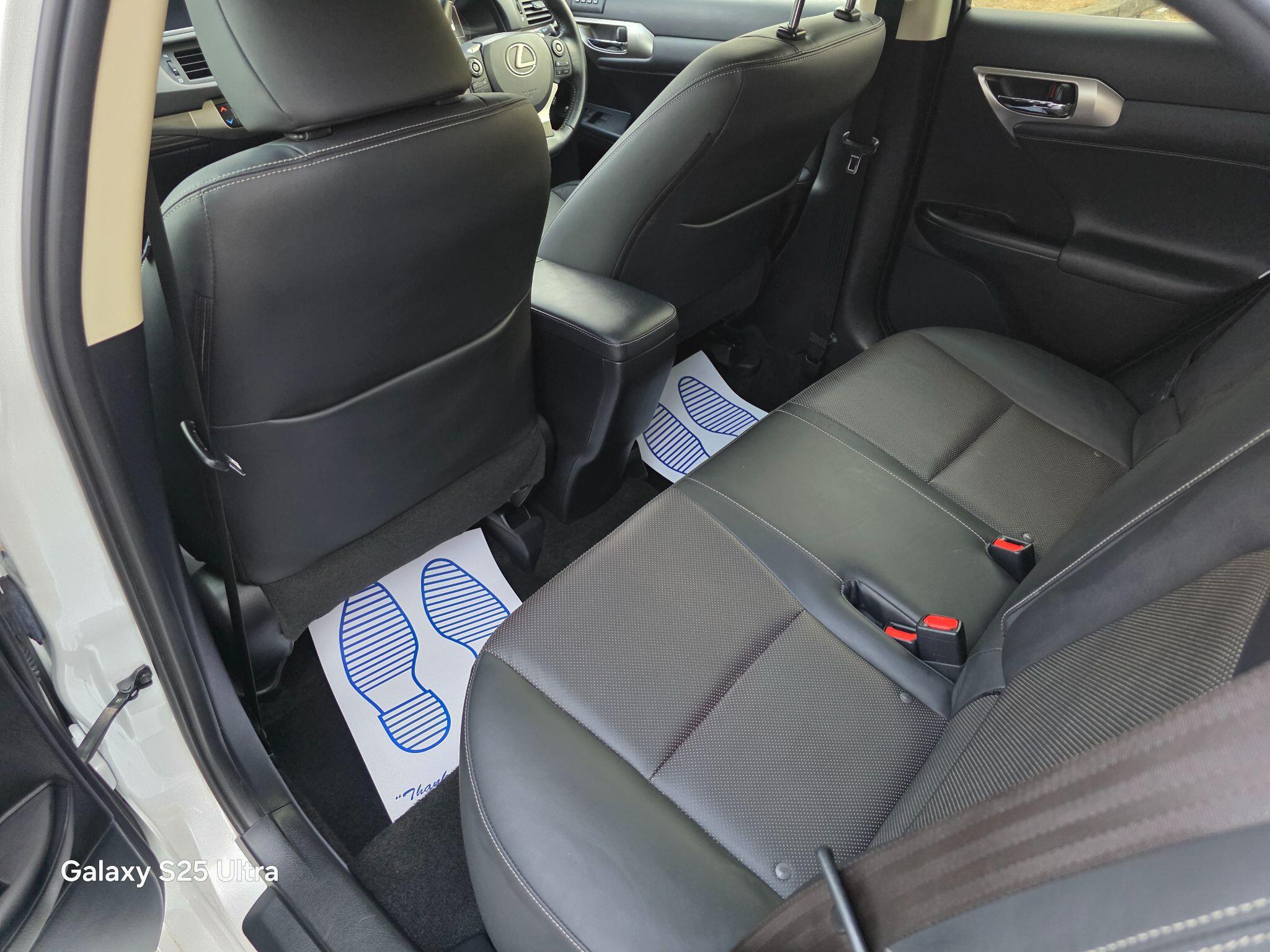 Lexus CT view 32