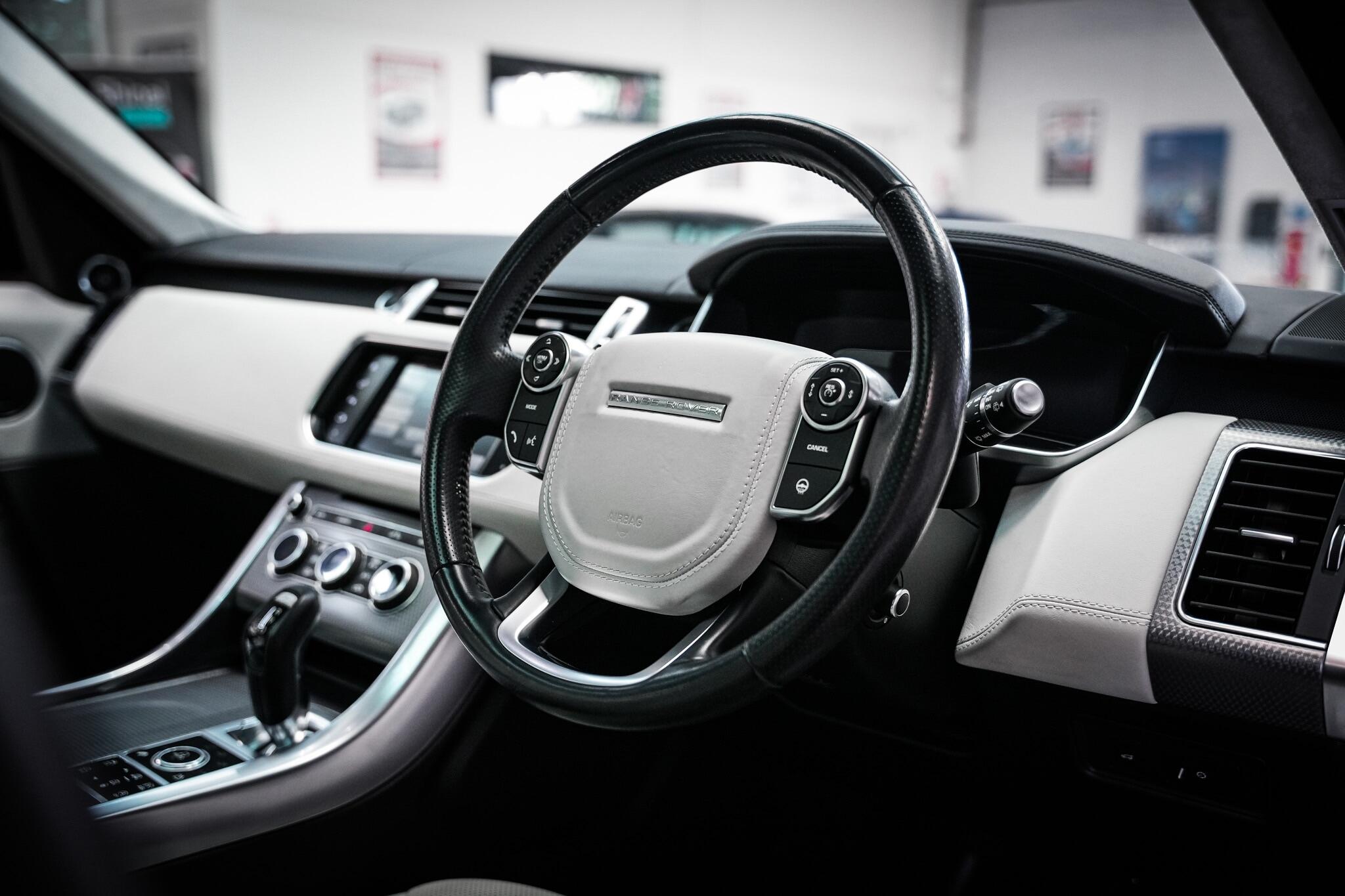 Land Rover Range Rover Sport view 19