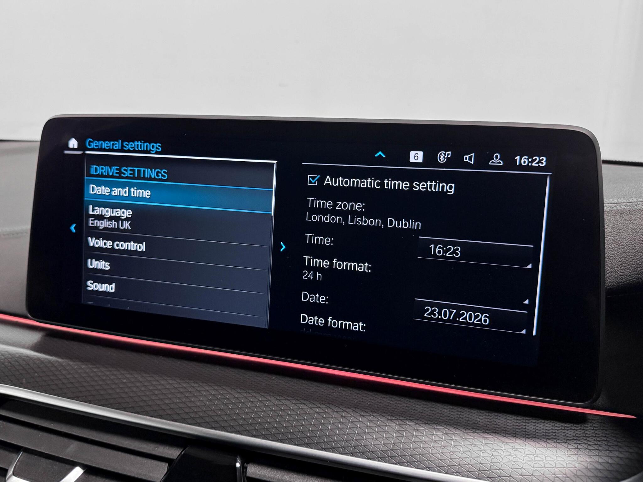 BMW 5 Series view 47