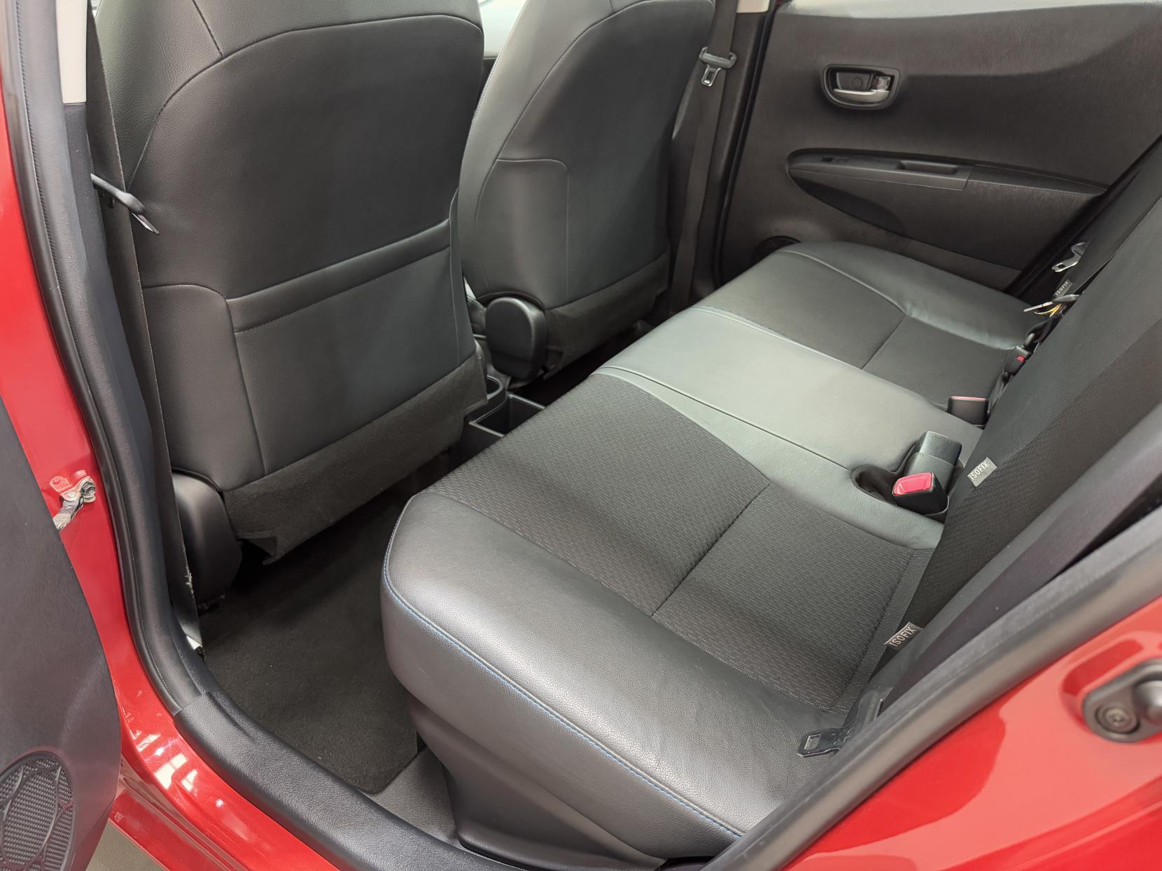 Toyota Yaris view 45