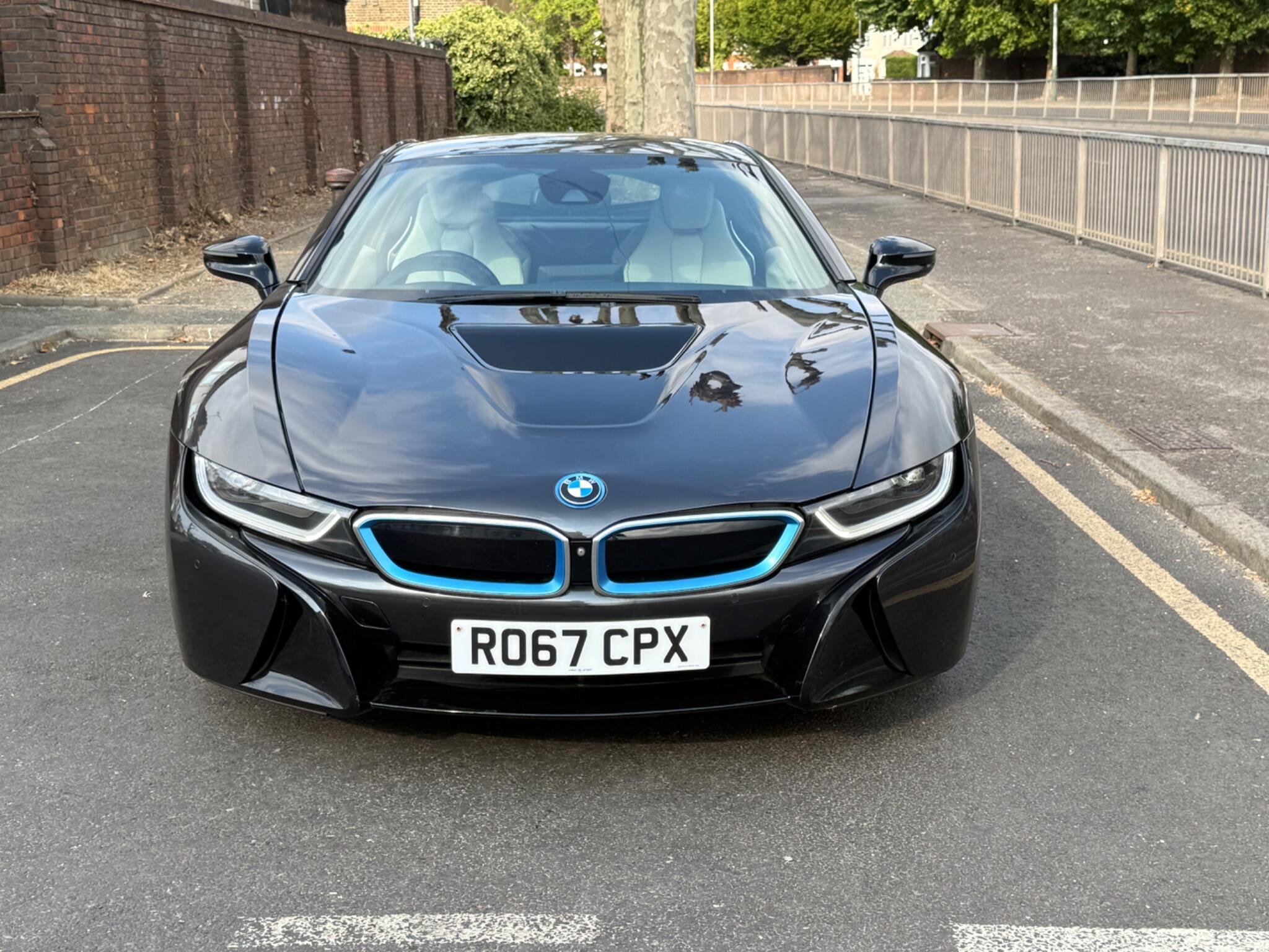 BMW I8 view 2
