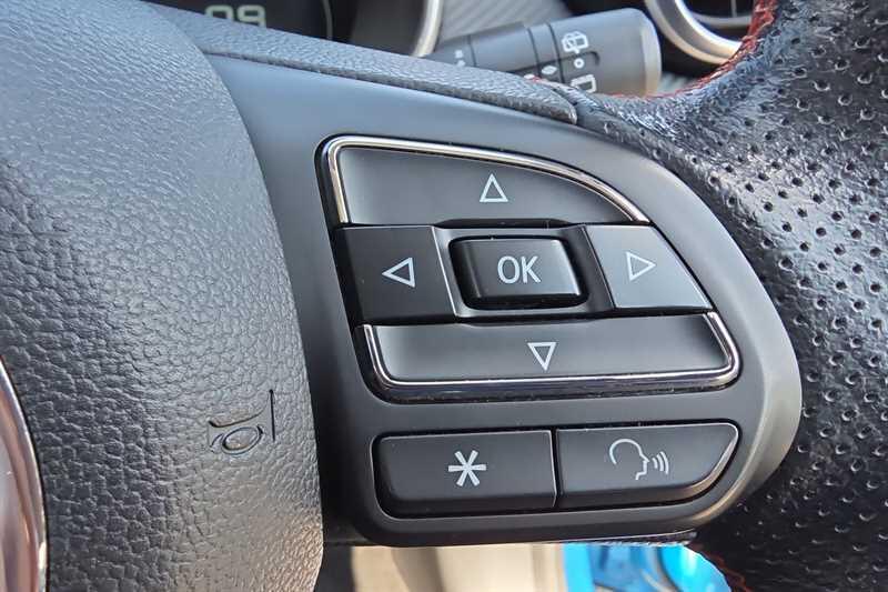 MG ZS view 22
