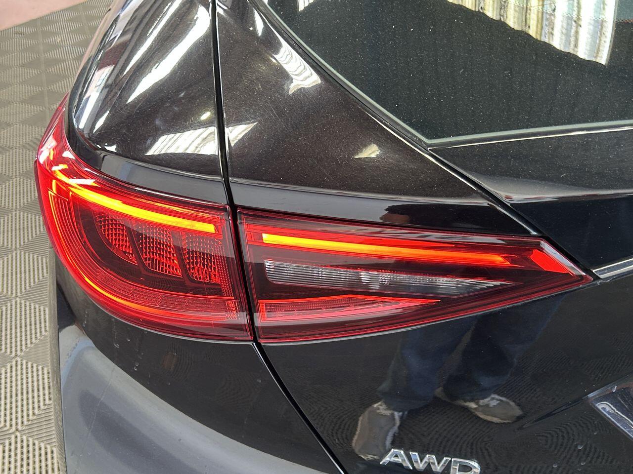 Infiniti Q30 view 11