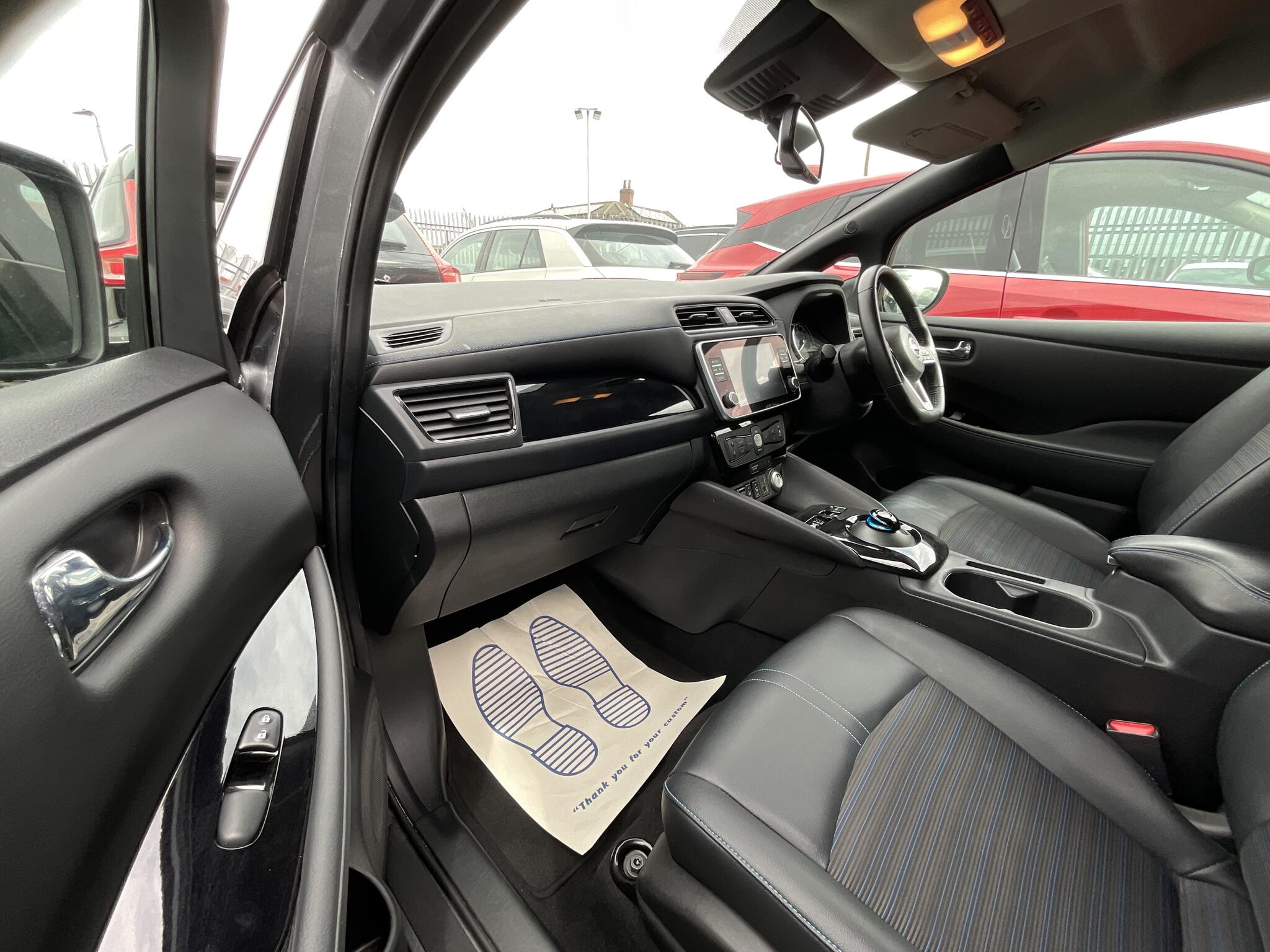 Nissan Leaf view 16