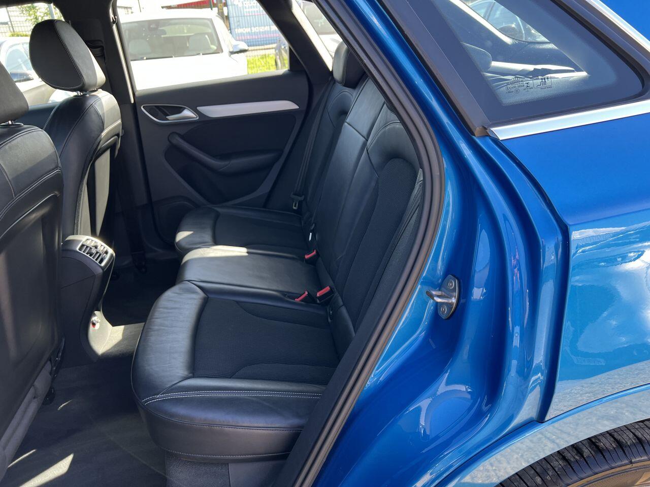 Audi Q3 view 26