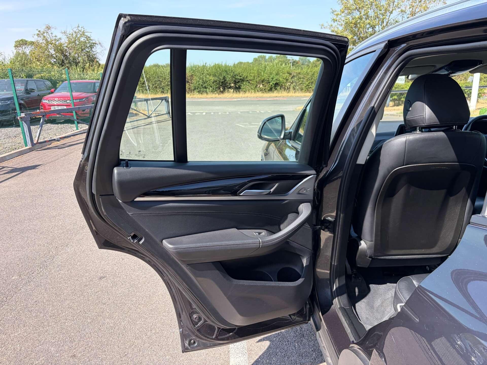 BMW X3 view 19