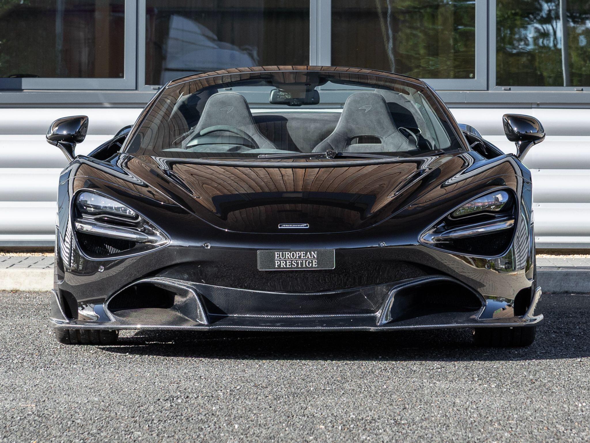 Mclaren 720s view 8