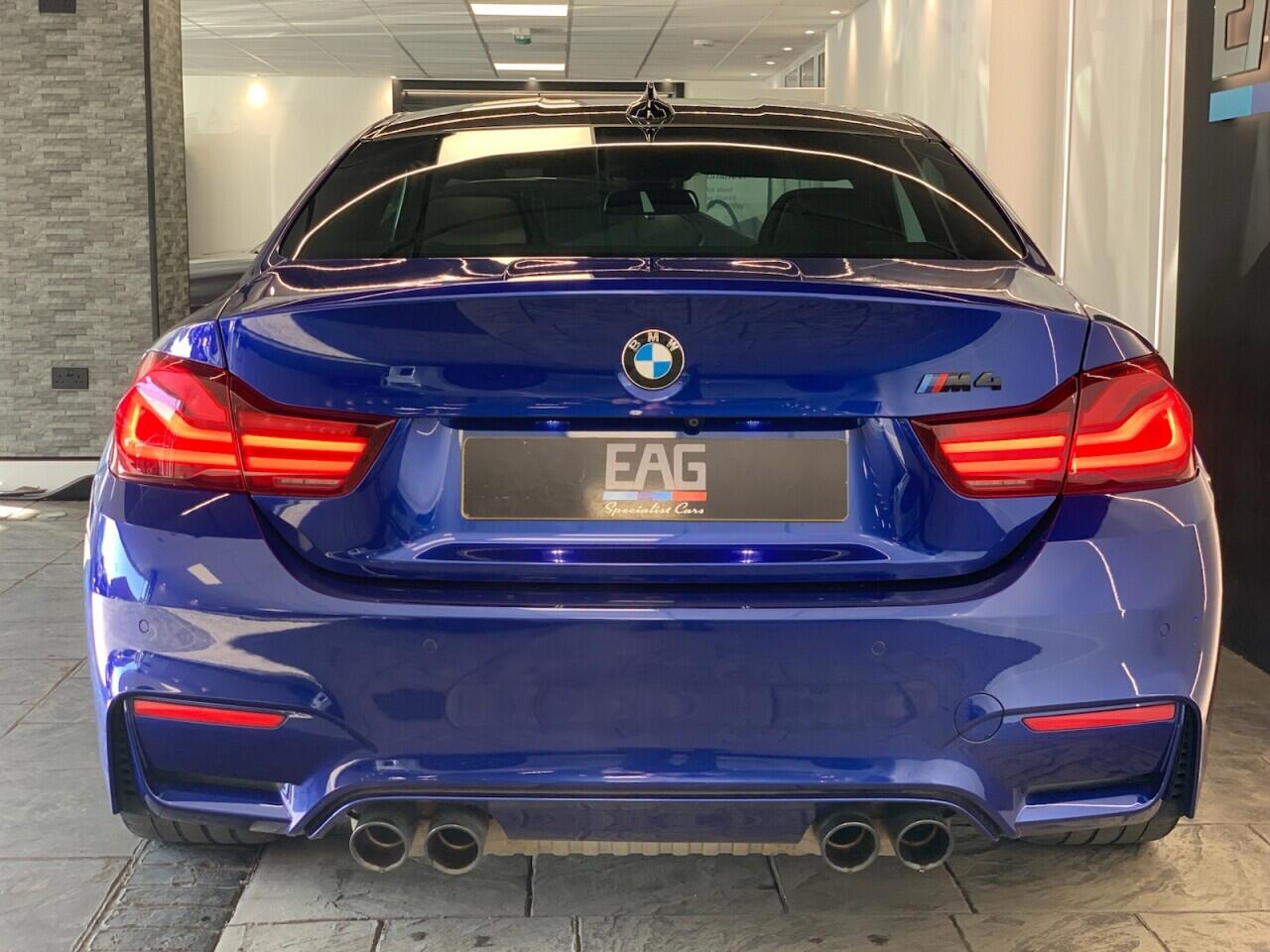 BMW M4 view 7