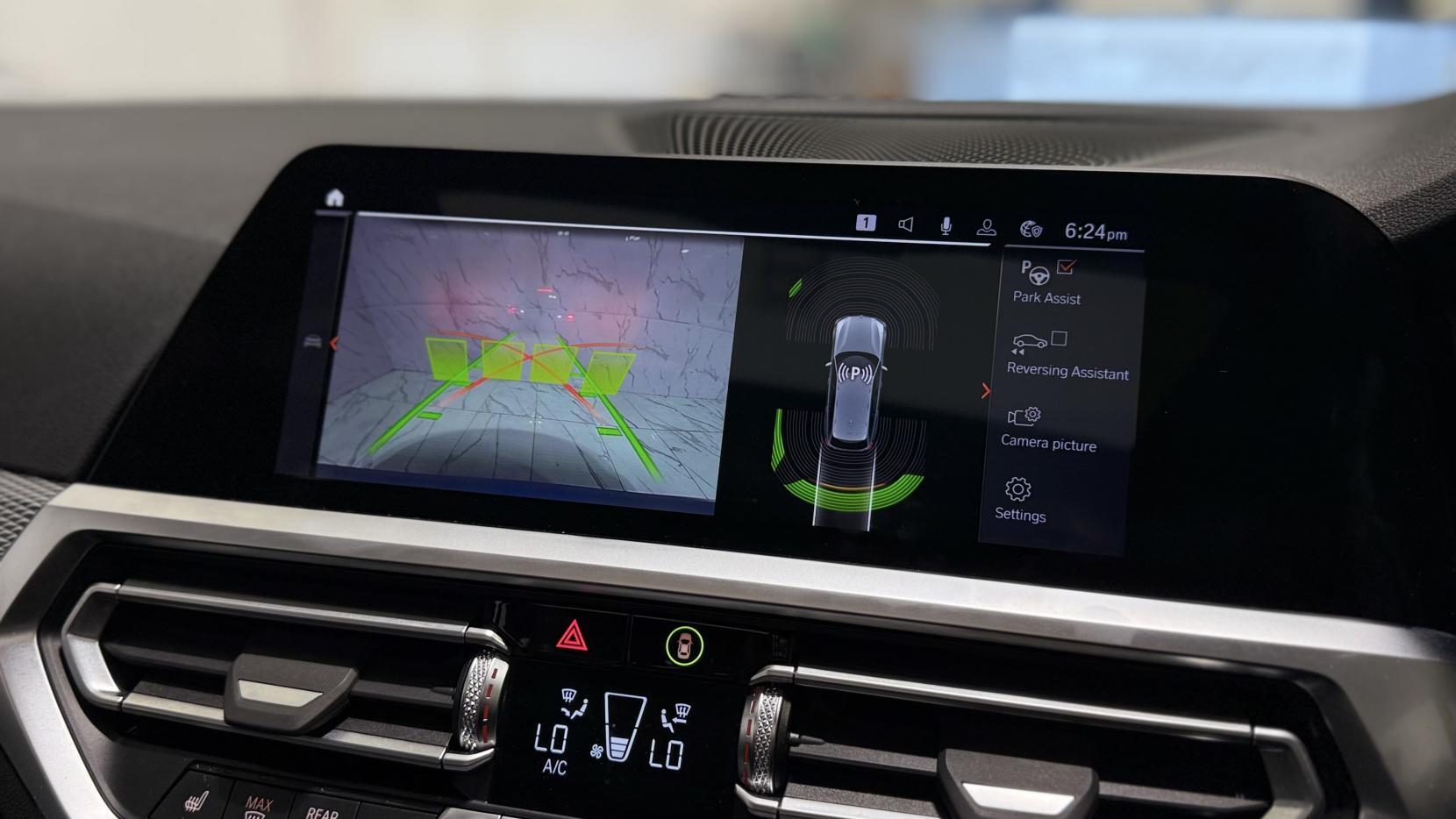BMW 3 Series view 18