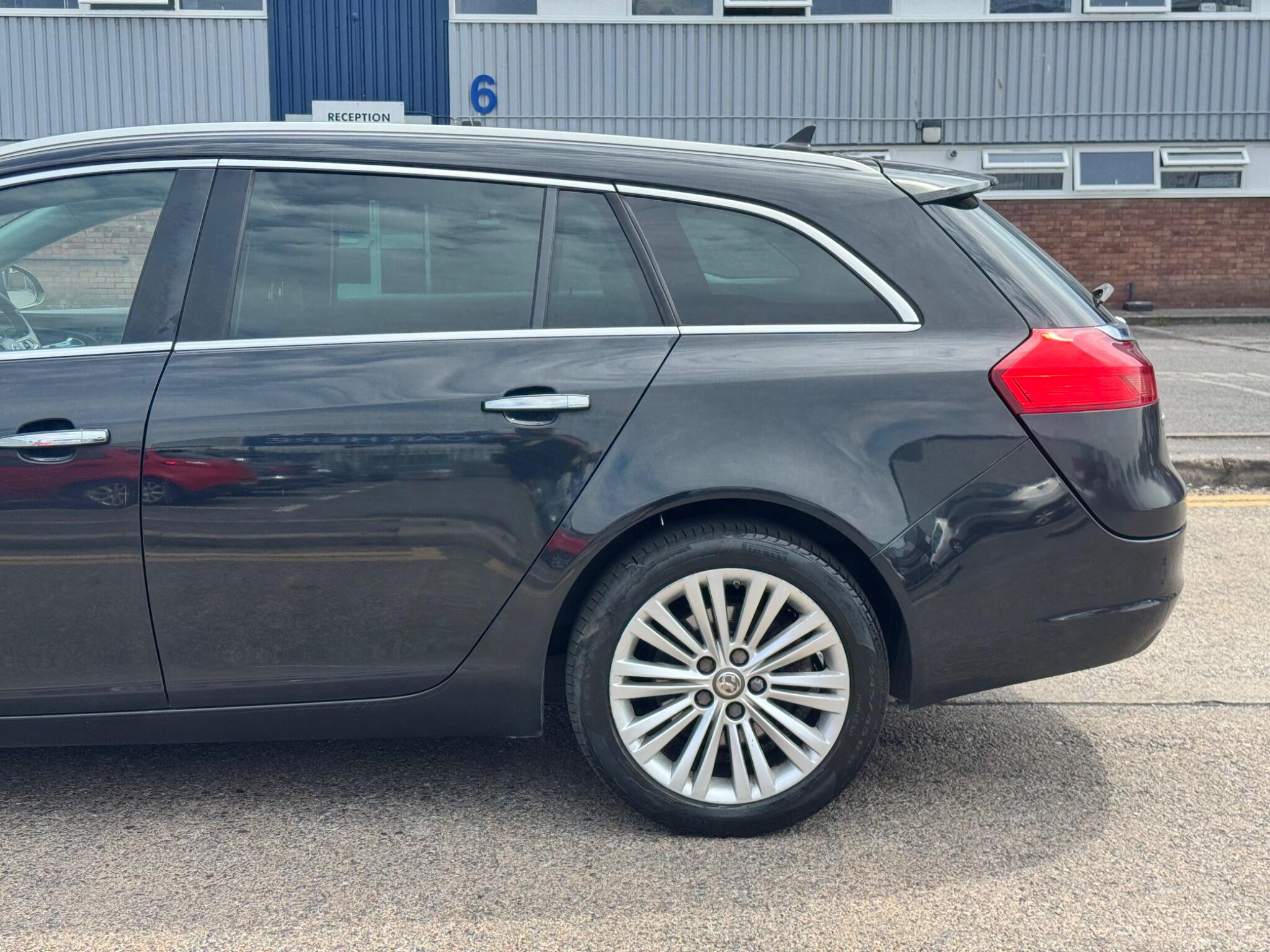 Vauxhall Insignia view 12