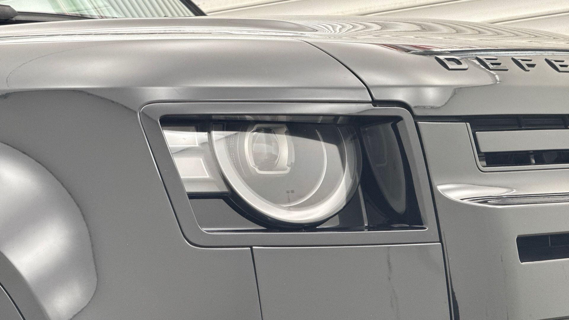 Land Rover Defender view 17