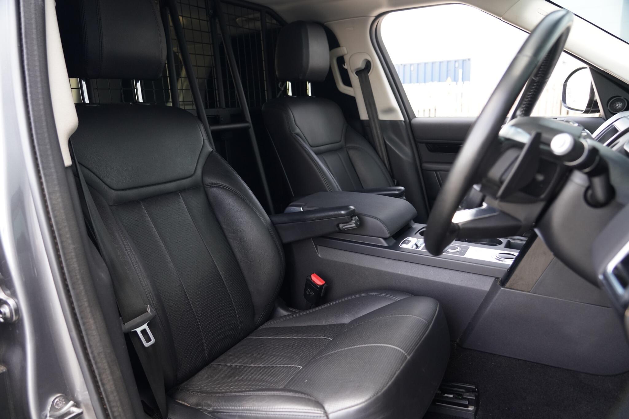 Land Rover Discovery view 10