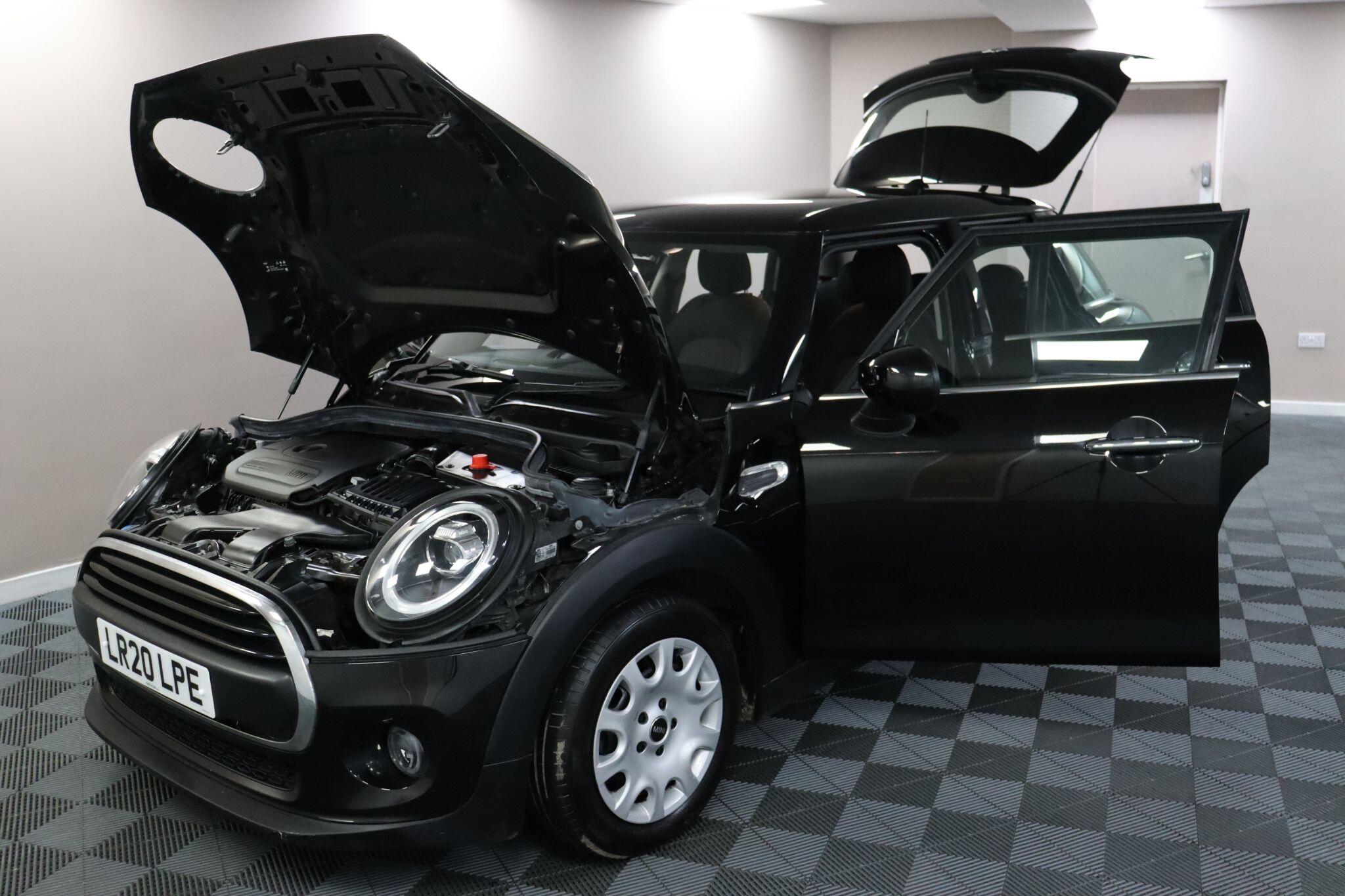 Mini Hatch view 16