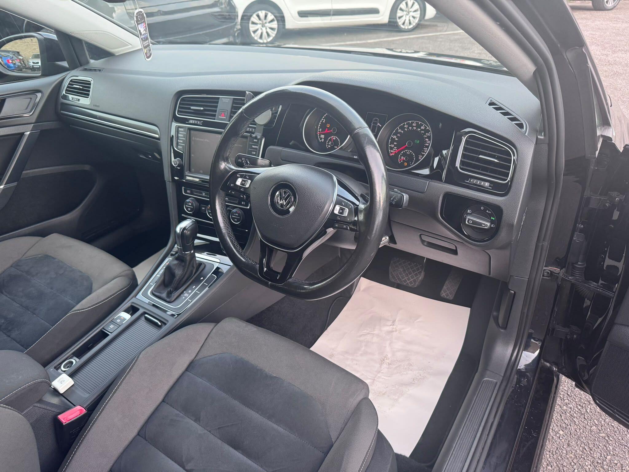 Volkswagen Golf view 13