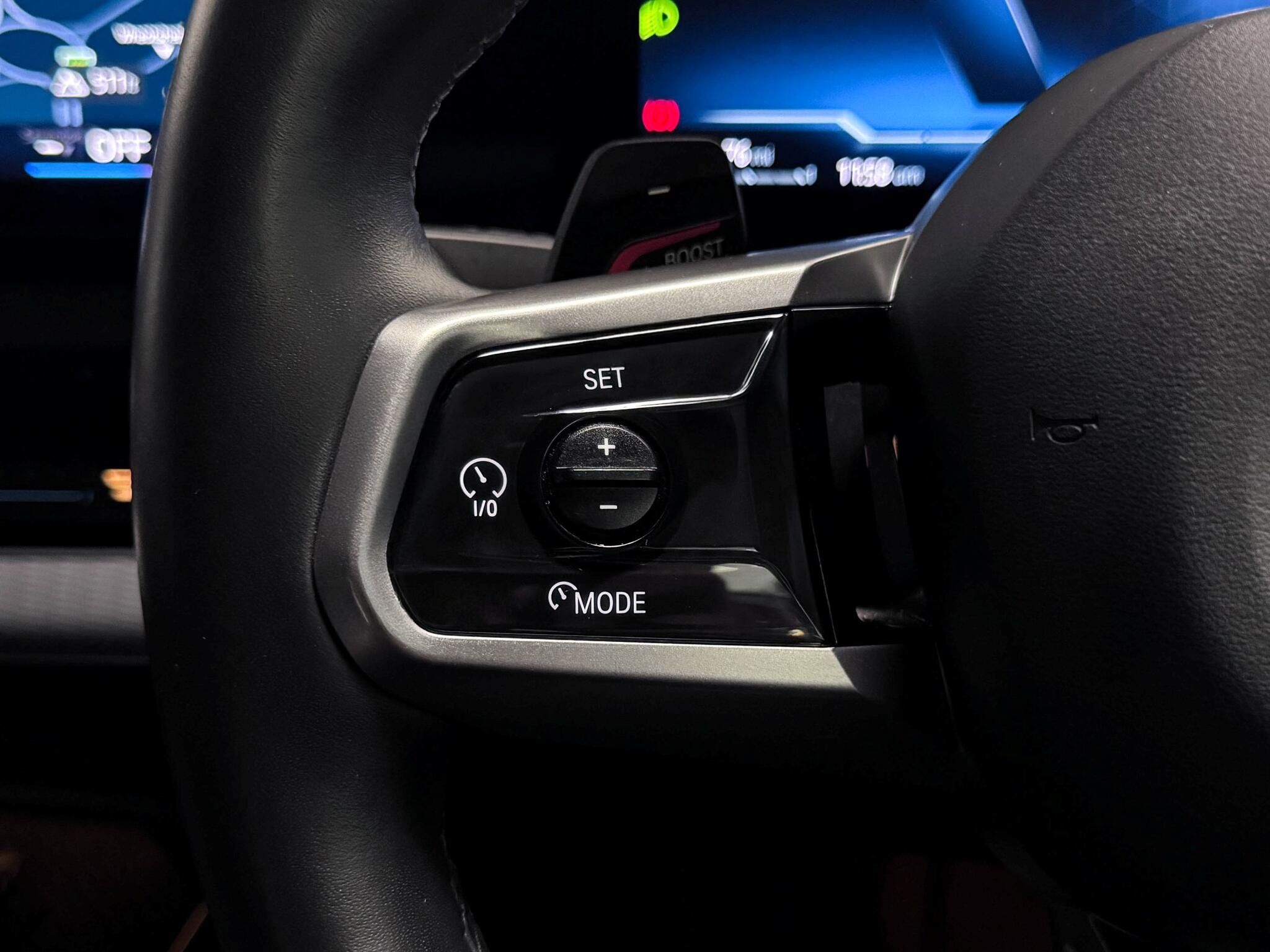 BMW 5 Series view 32