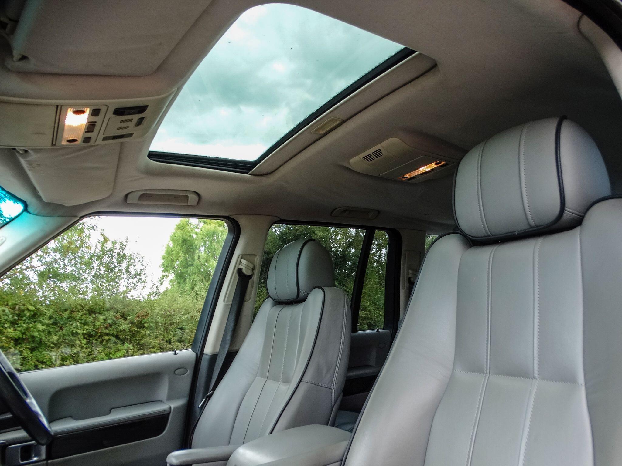 Land Rover Range Rover view 13
